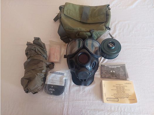 Original US M40 gas mask + accessories size M/L