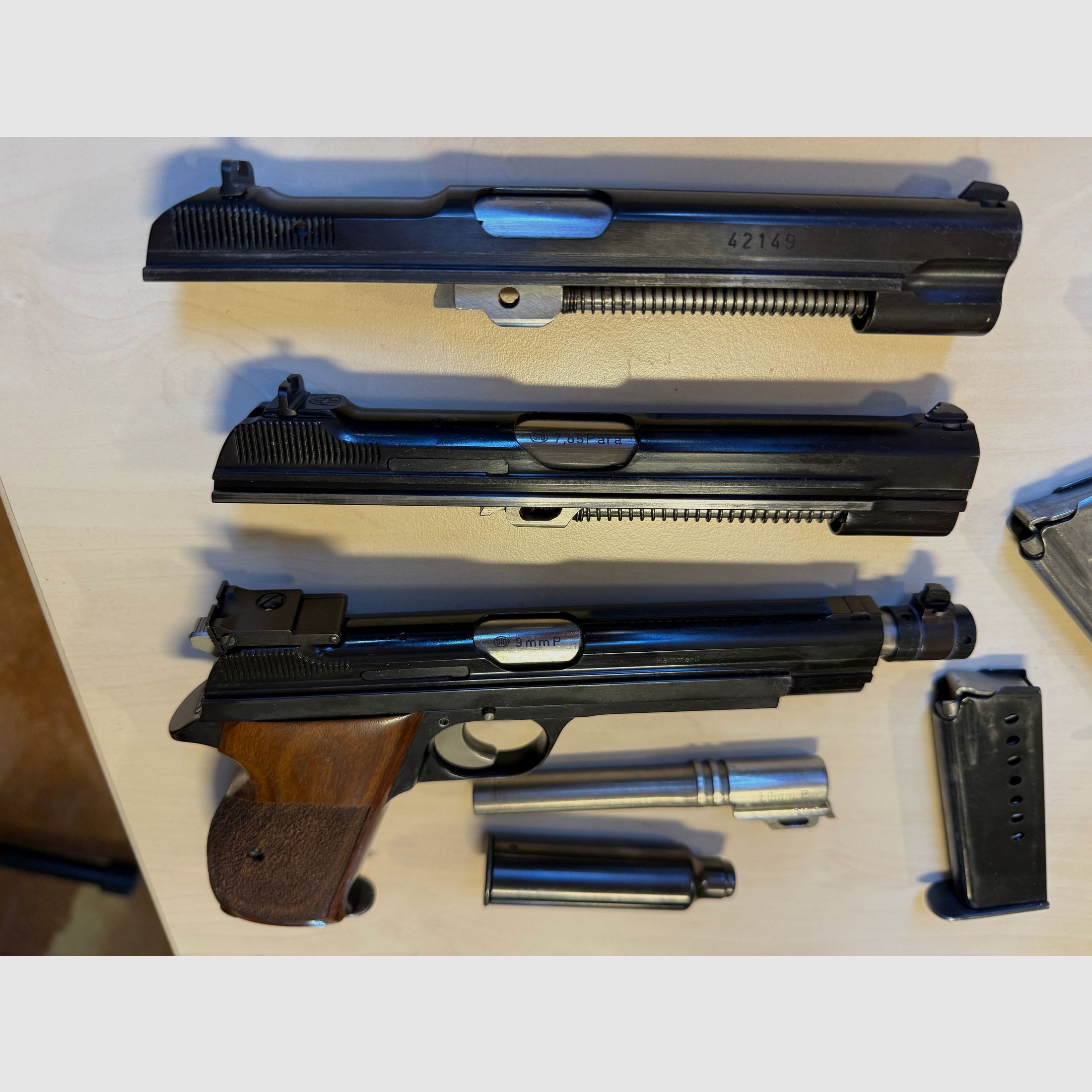 SIG P210-2 avec systèmes interchangeables numérotés identiques, image 3 sur 4