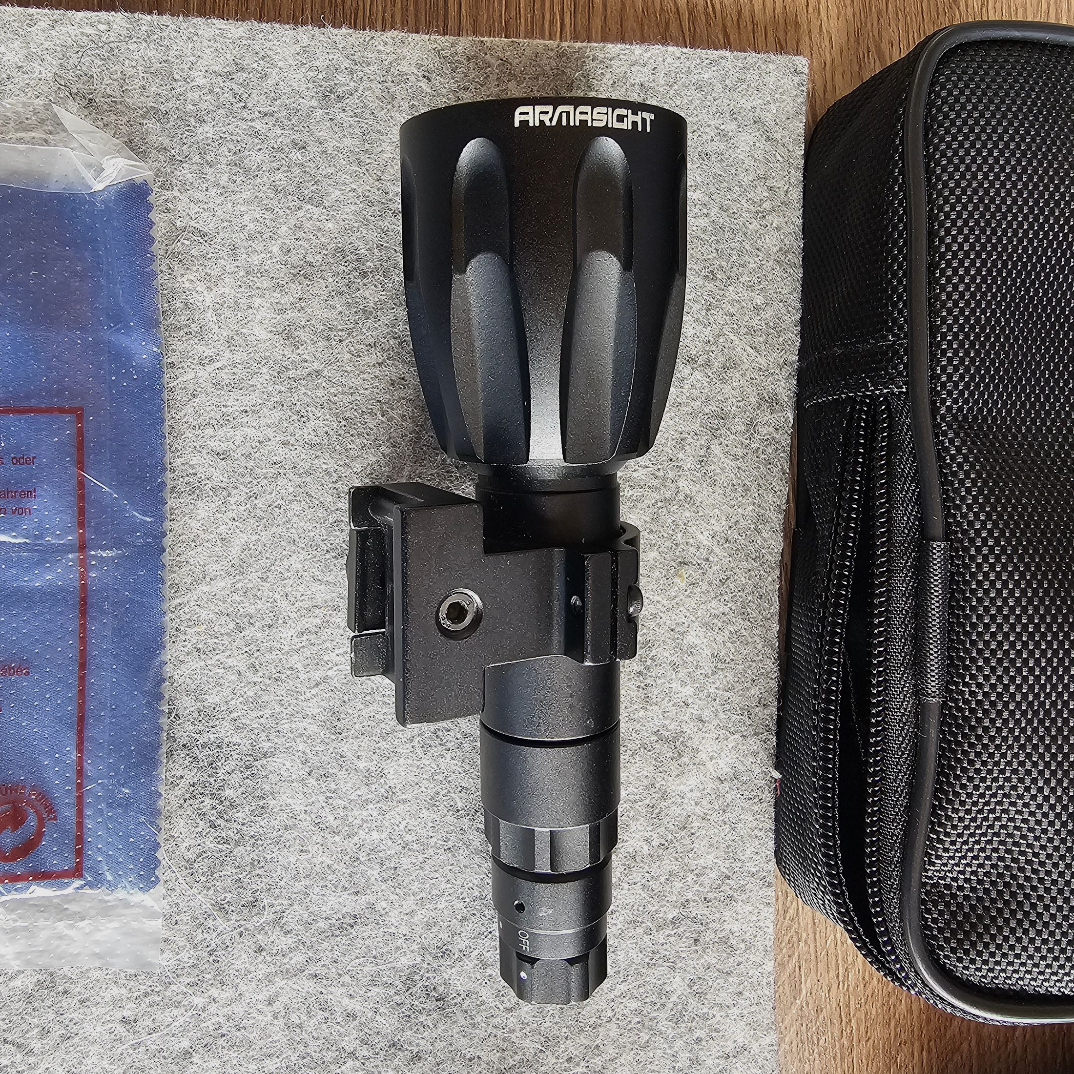 Jahnke DJ-8 NSV Kompakt1x56 mit Premium Photonis Onyx Bildröhre in der höchsten Leistungsklasse III. Weißes Bild der Premiumklasse. Erste Sortierung