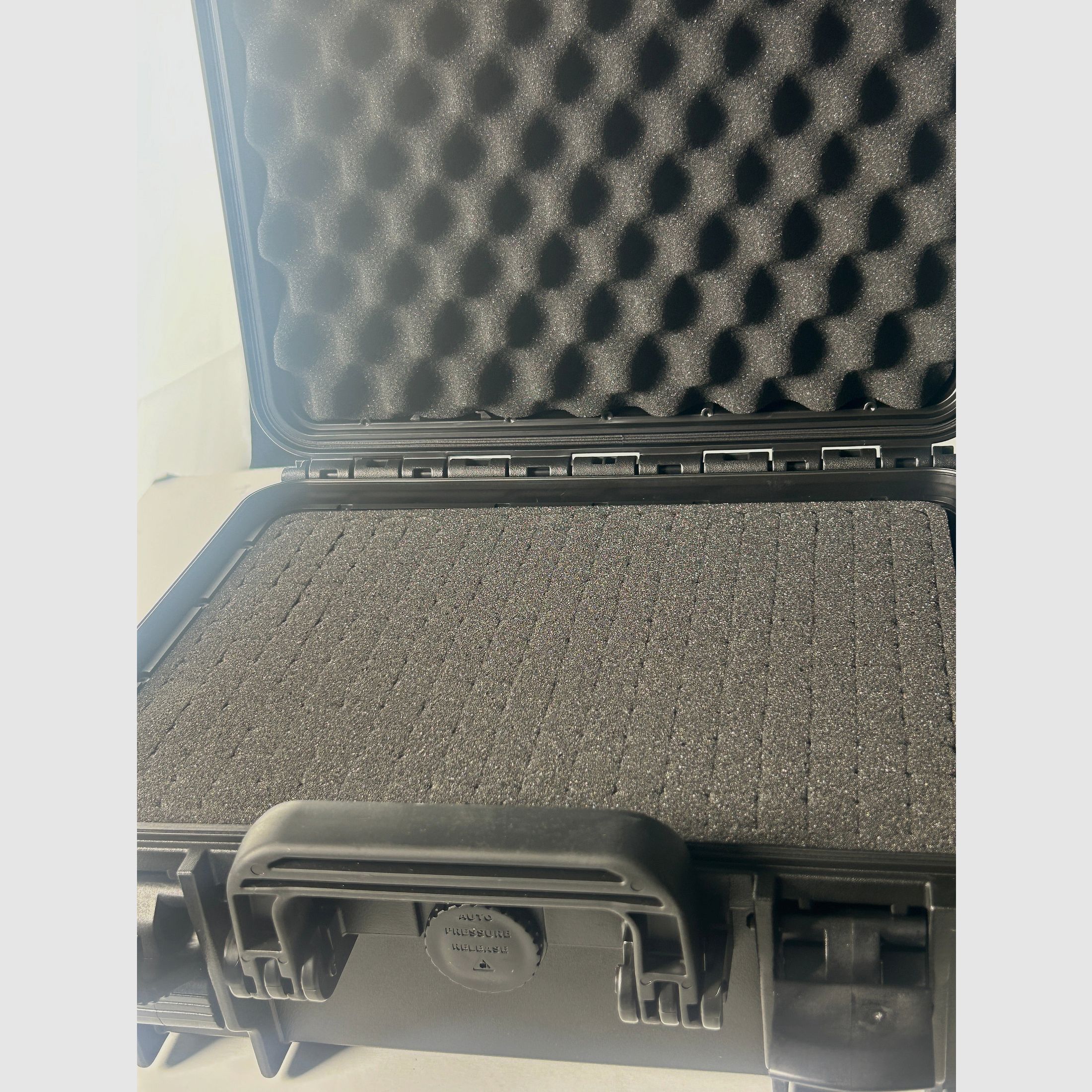 MAK-CASE 300 - Staub- und wasserdicht, IP67