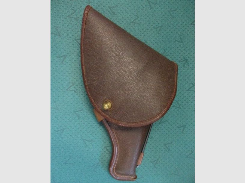 Revolver Nagant Baujahr 1944, Lauf spiegelblank, mit Holster und Fangriemen