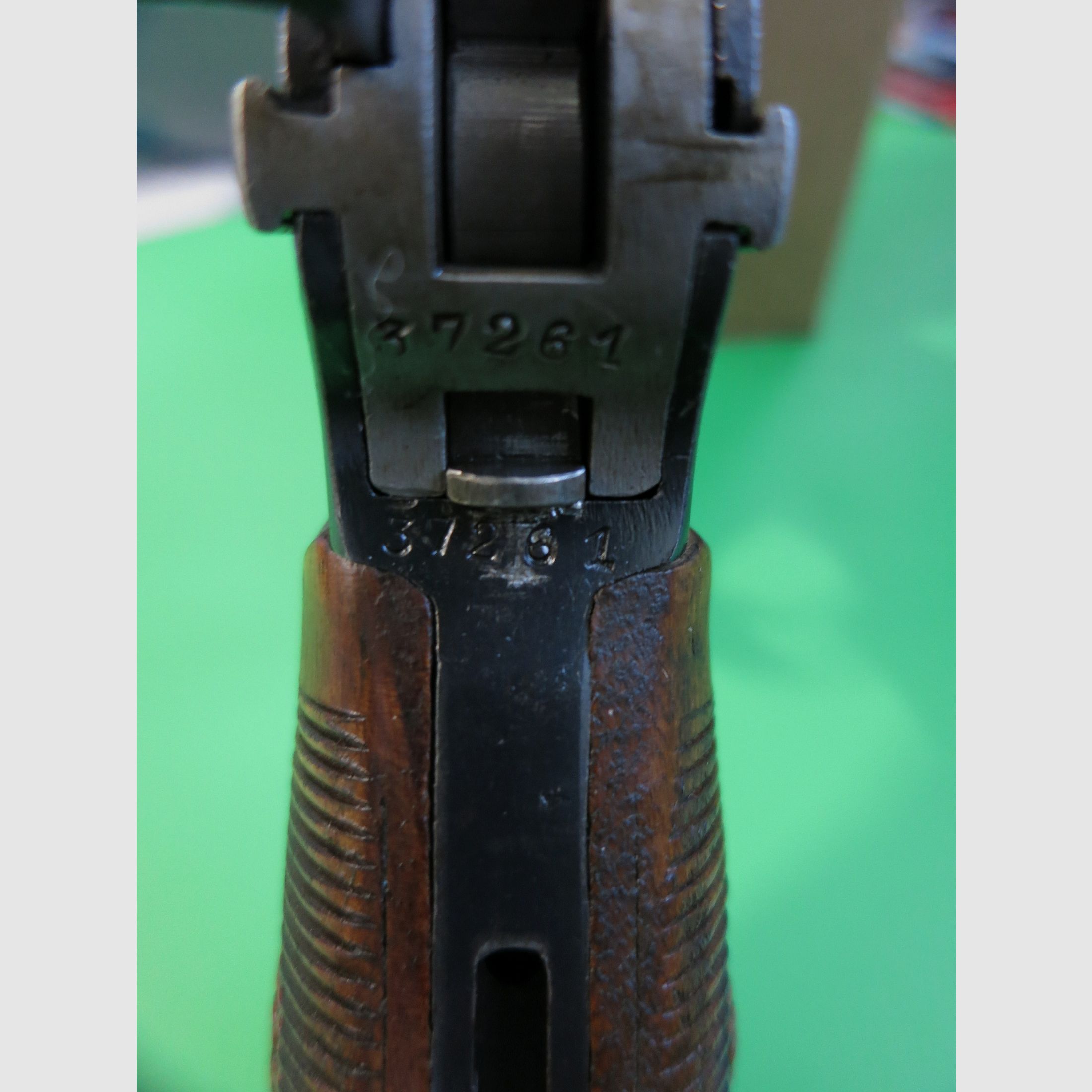 Mauser C96 -Czerwona 9-, Broomhandle, Mauser Oberndorf, kal. 9 mm, numer zgodny, oryginalny łoże + narzędzie #100