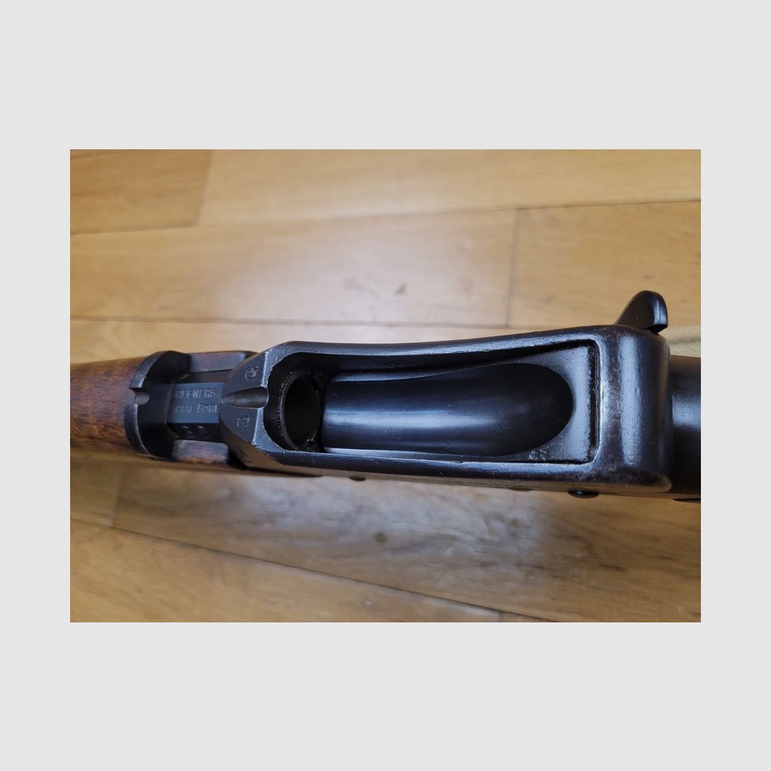 Seltene Repetierflinte Greener – Kal. 16/65 PSF – in « militärischer » Konfiguration mit Bajonettanschluss – Spiegelkanal 60cm – Must-Have der britischen Waffen – leicht zu bedienen und wiederzubeleben – TBE, Bild 23 von 24
