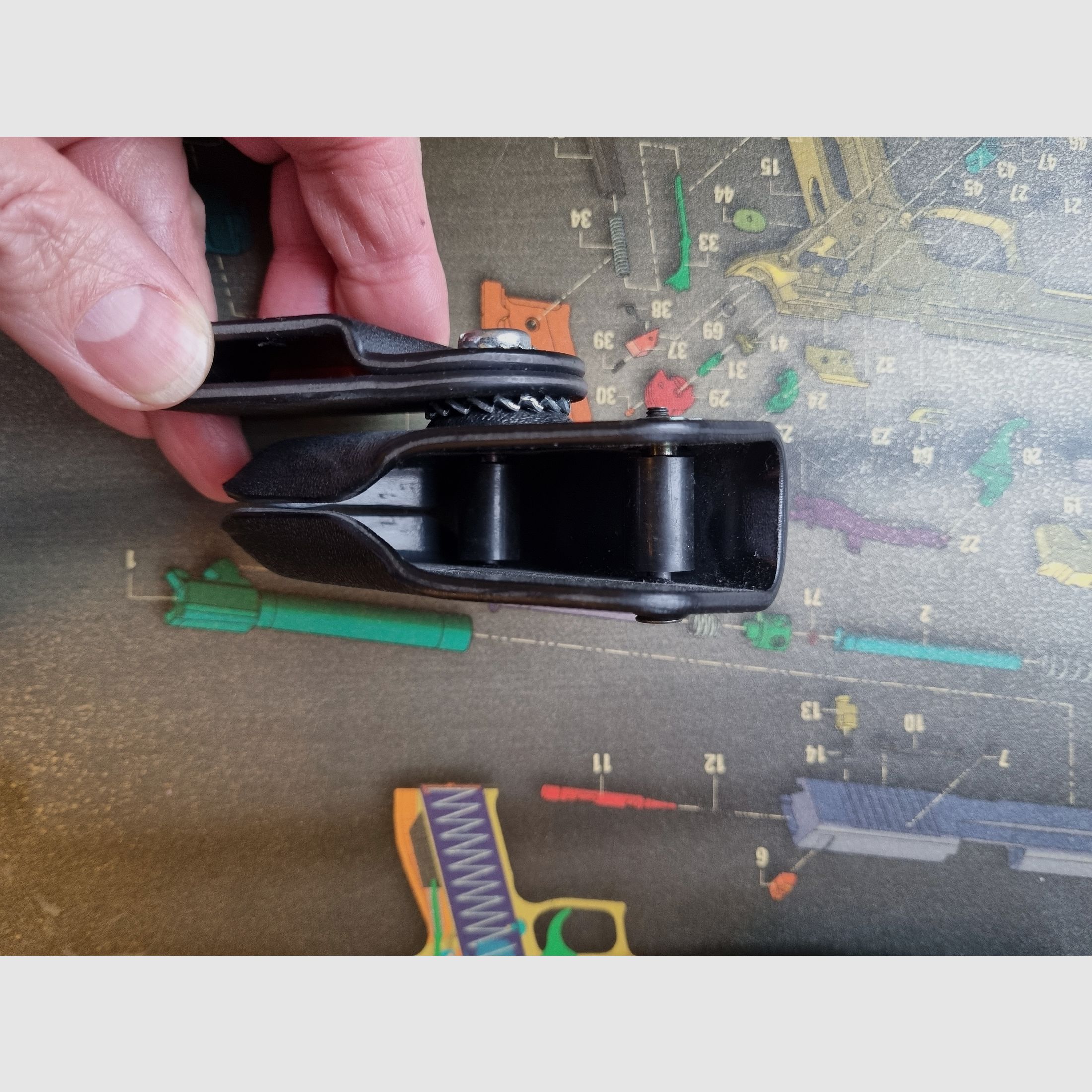  4 x Höppner und Schumann universal Magazinhalter (Speedmag 5CW?) für doppelreihige Magazine