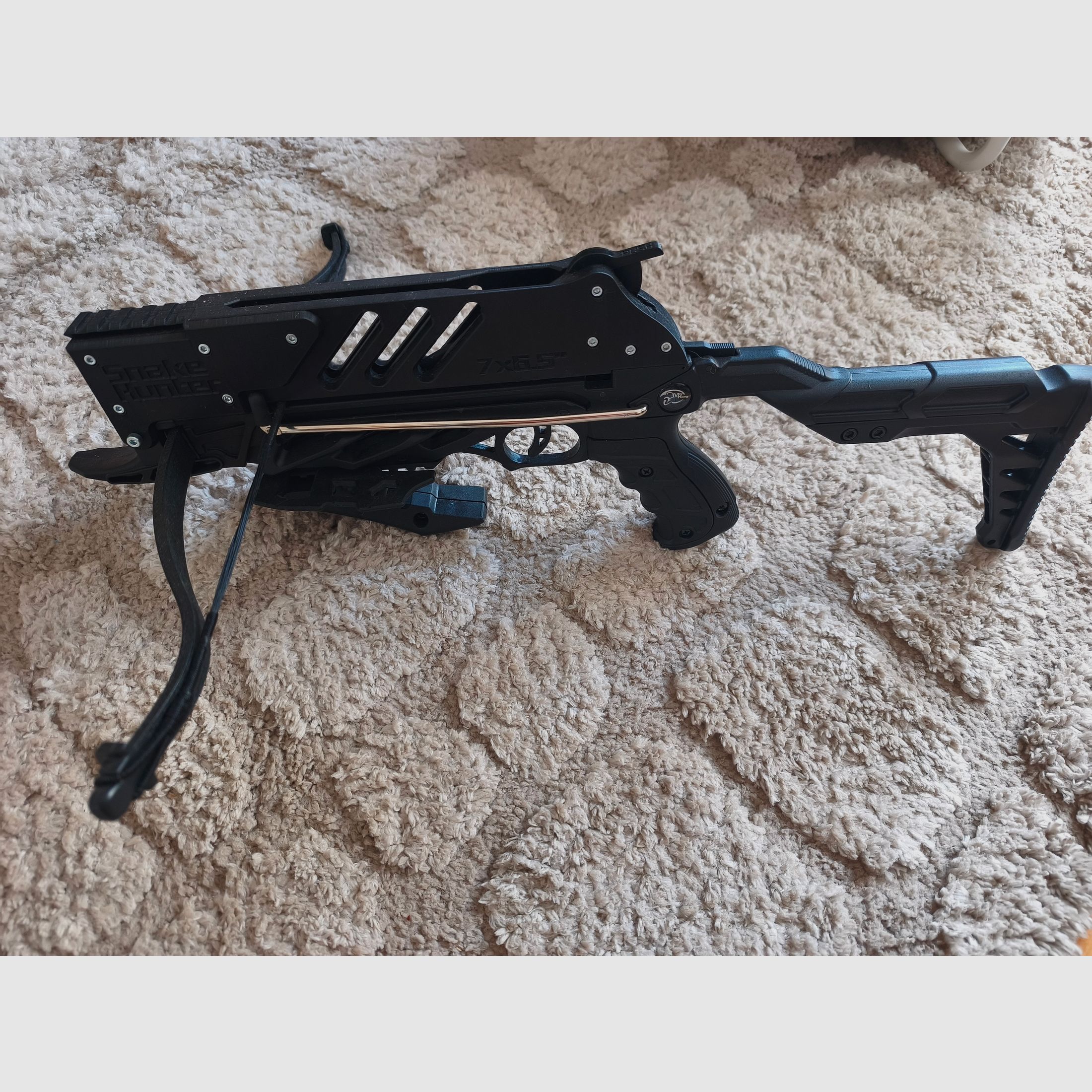 Arbalète à pistolet avec chargeur