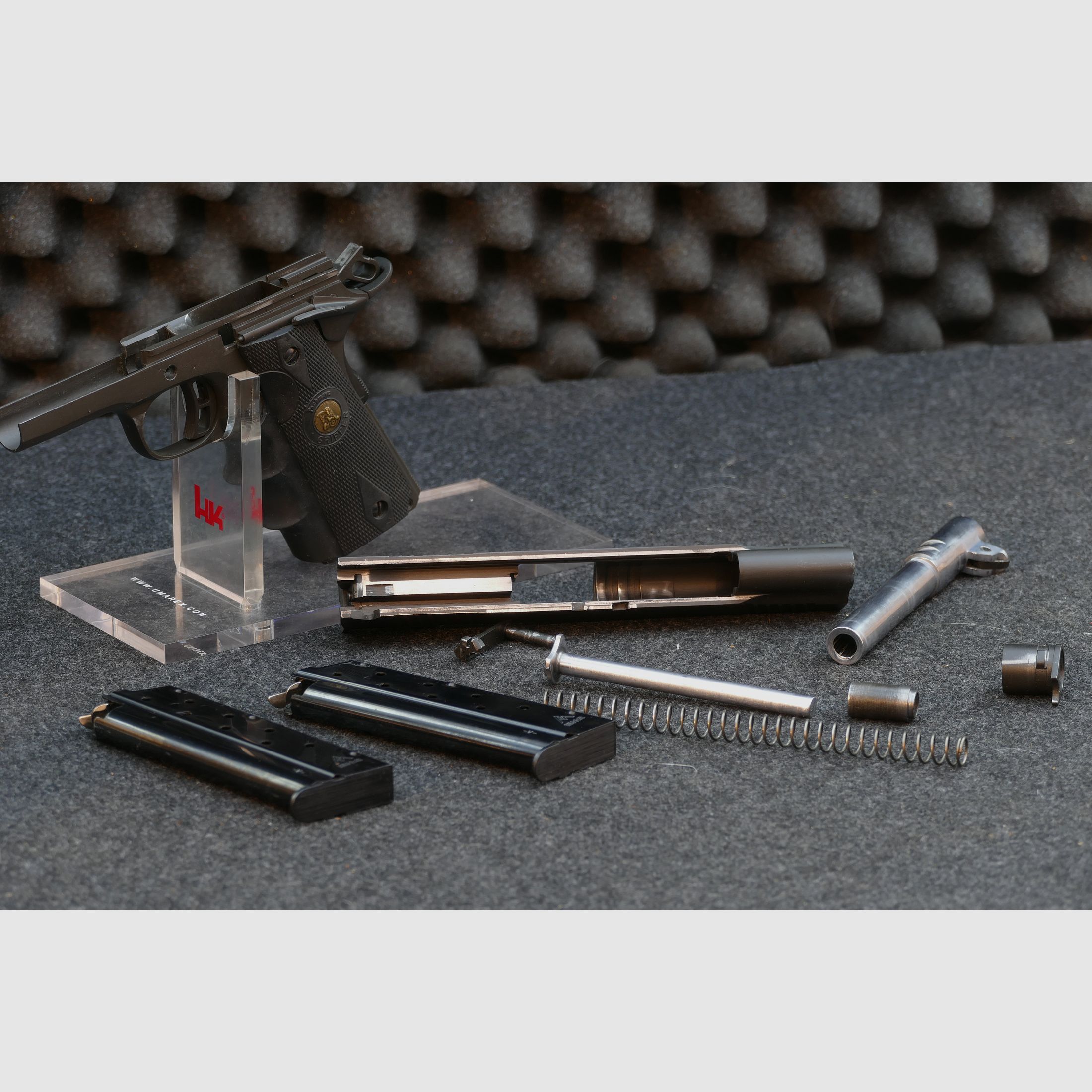 Armscor "Medallion" 1911 – 9×19, 9mmLuger, 9mmPara – cañón Match de 5" – Parkerizado (fosfatado) – 2× revista MecGar