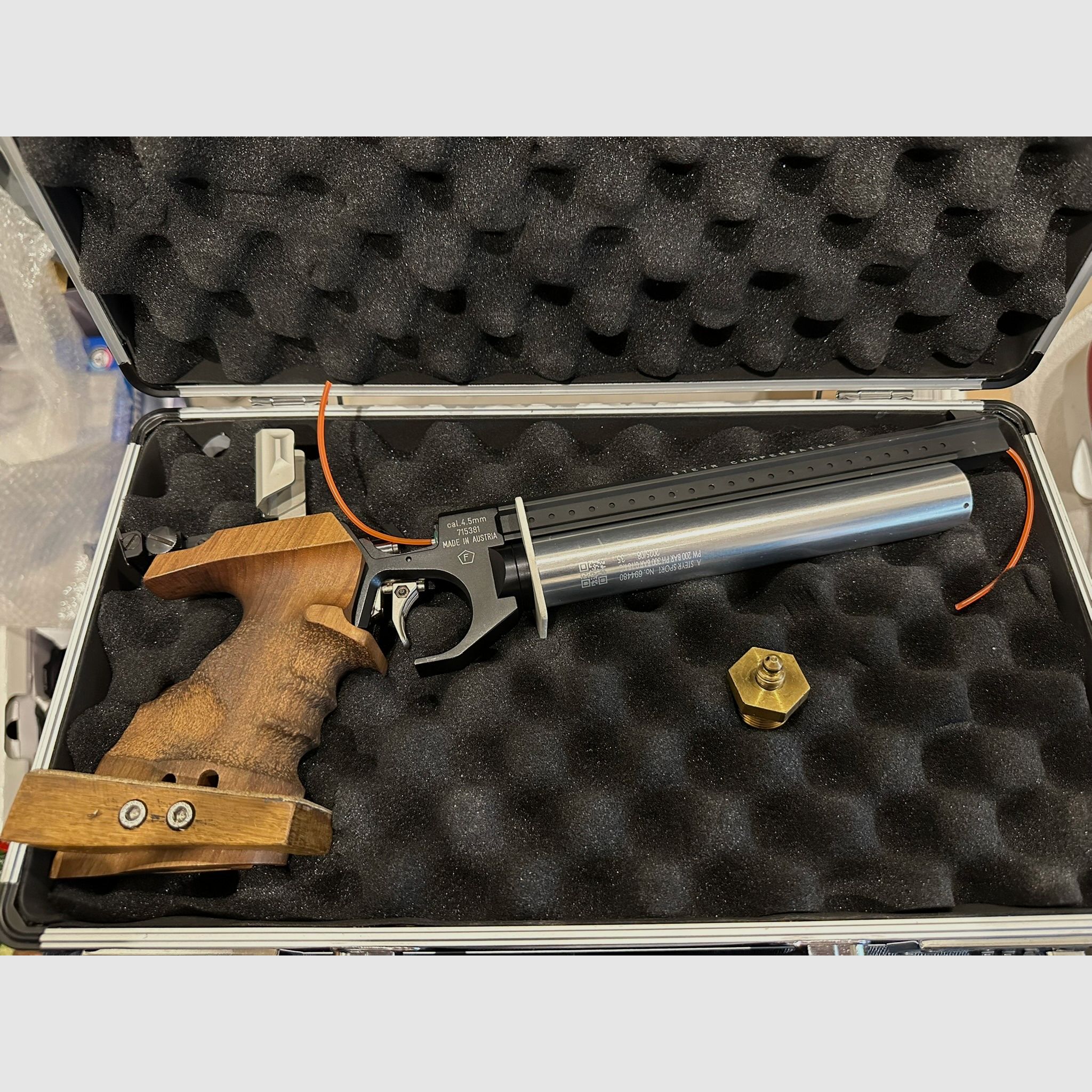 Steyr LP1 Match pistolet à air - nouvellement entretenu - cartouche jusqu'à 8/2035 - prix à débattre