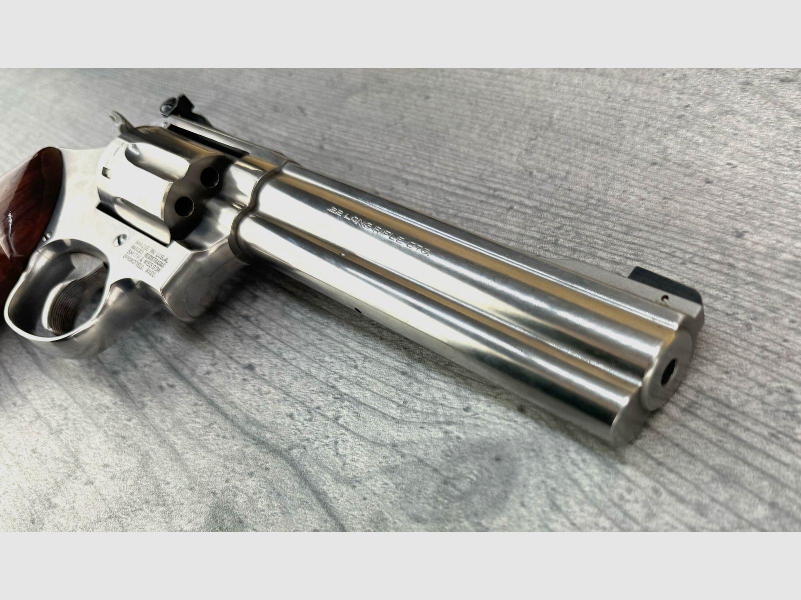 Smith & Wesson Mod. 617-1 Campione di tiro .22 l.r. impugnature in legno