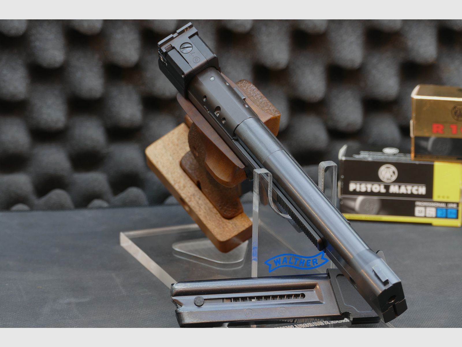 Hämmerli Pistole Mod. 215S, 215 S, Kal. .22long rifle, späte Ausführung (eckige Abzugsbügel, einstellbarer Abzug!)