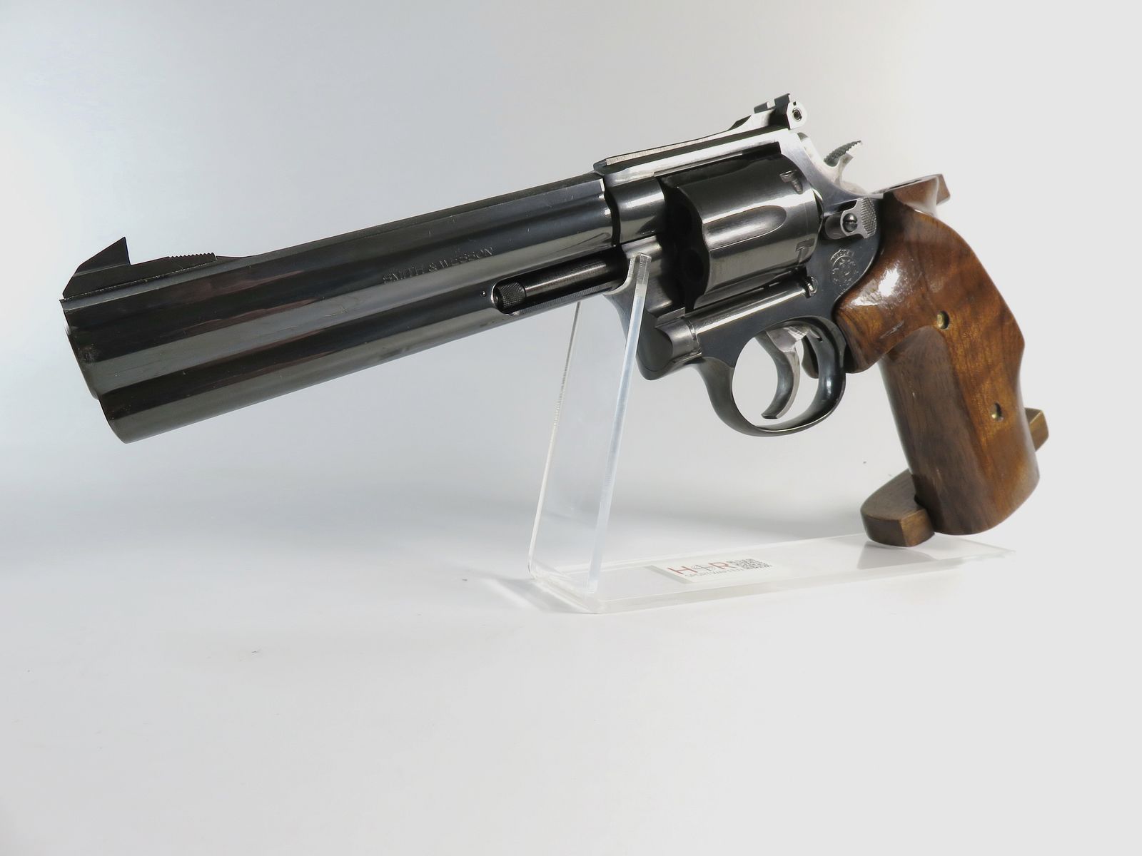 Revólver Smith & Wesson, modelo 586-3 | .357 Mag | 6 pulgadas | Pavonado | En excelente estado