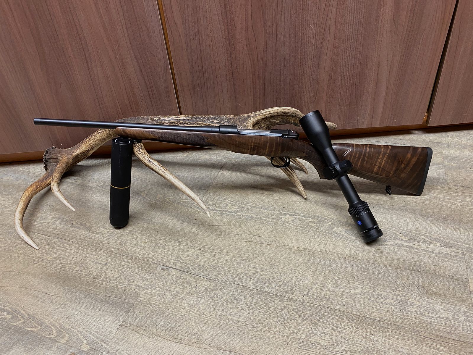 Mauser M12 Expert, con Zeiss Conquest V6 2-12x50 M, con guida