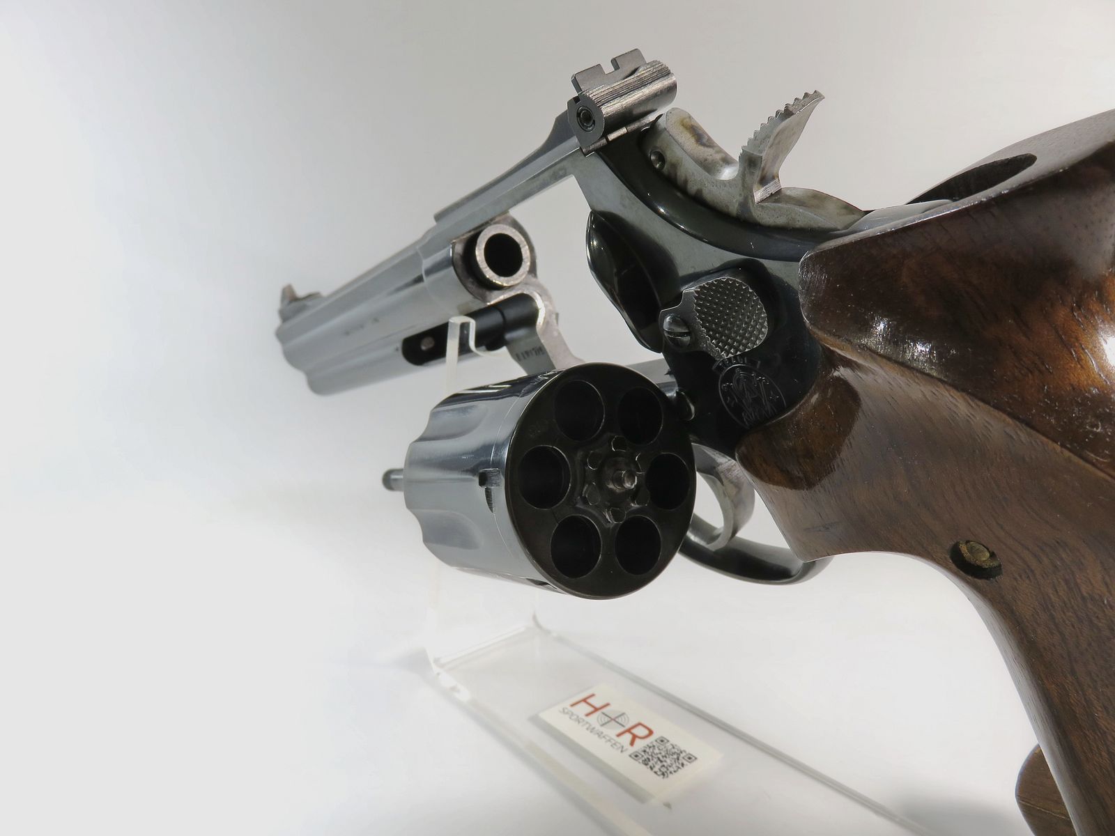 Revólver Smith & Wesson, modelo 586-3 | .357 Mag | 6 pulgadas | Pavonado | En excelente estado