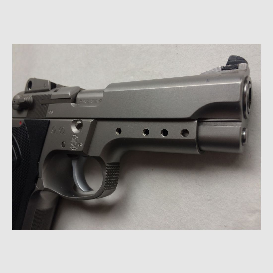 Smith and Wesson	 5906