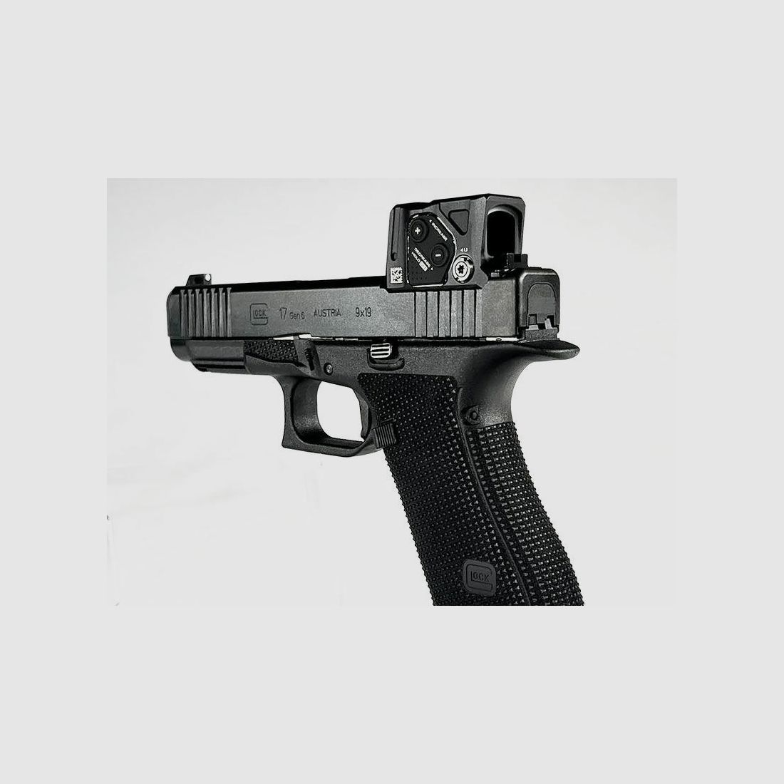 GLOCK 17 Gen6 A-CUT Combo with Aimpoint COA