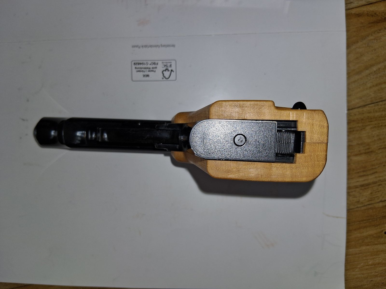 Reck Umarex Mod. Pobeda (Makarov) Cal. 9 mm P.A.K., wooden grips, spare magazine, (like new)