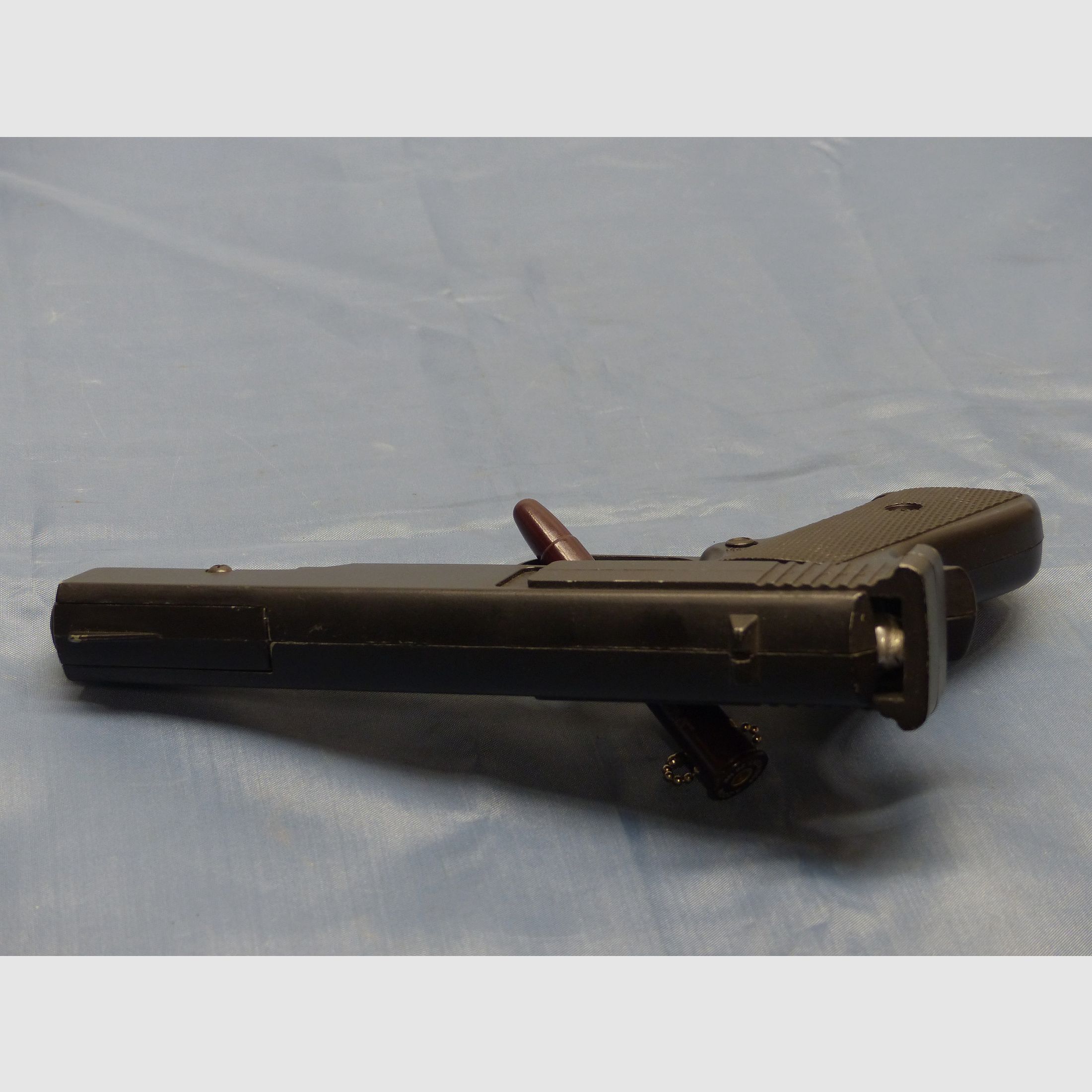 Pistola de aire Marksman 1010 Repeater Cal. 4,5/.177 fabricada en Torrance California USA, imagen 9 de 10