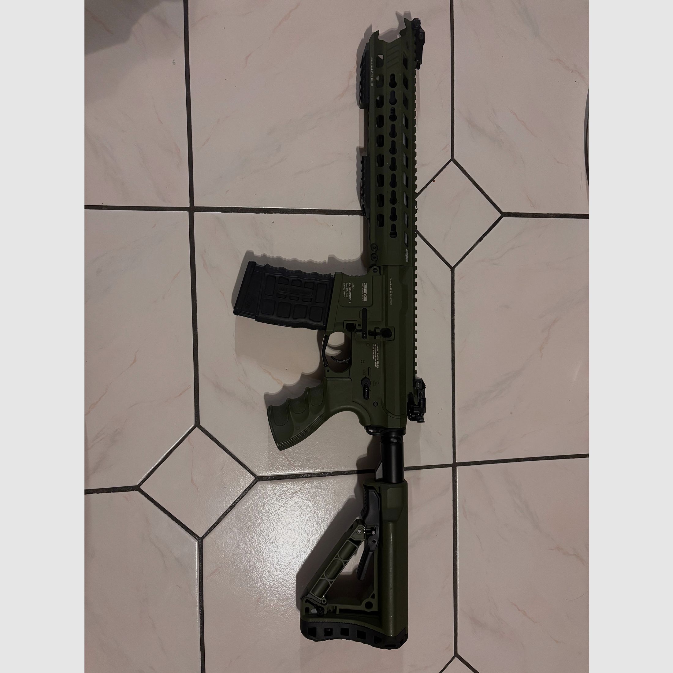 G&G GC16 Predator with ETU in Hunter Green Airsoft S-AEG from 18 with accessories