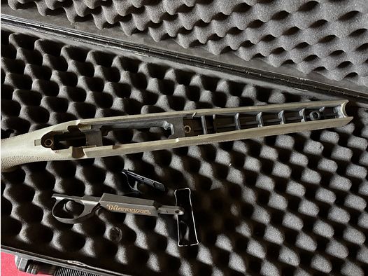 Bodenplatte mit Magazinkasten Howa 1500