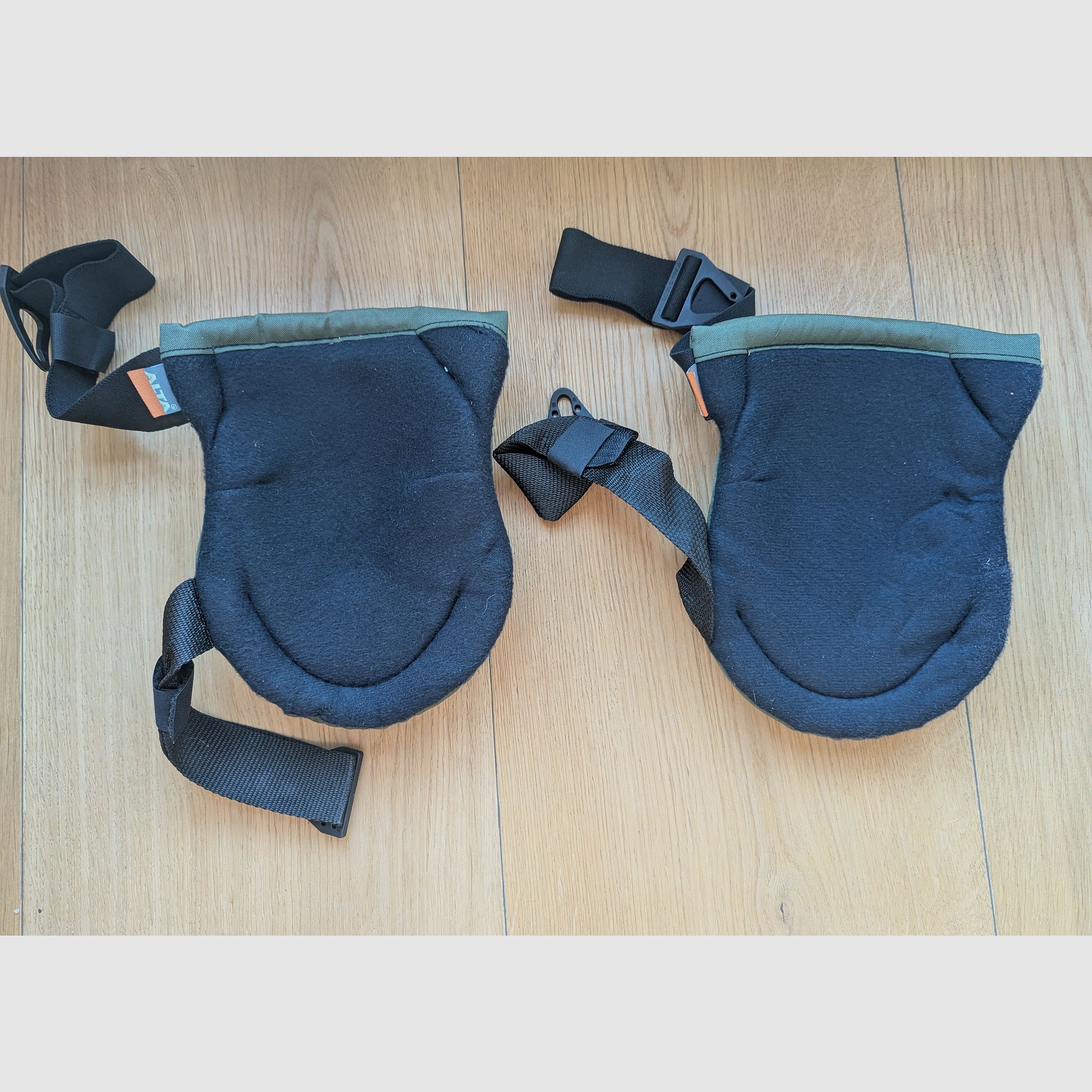 Alta Tactical Altaflex ochraniacze na kolana oliwkowe Alta Tactical ochraniacze na kolana (czarne, nylon, guma) Airsoft