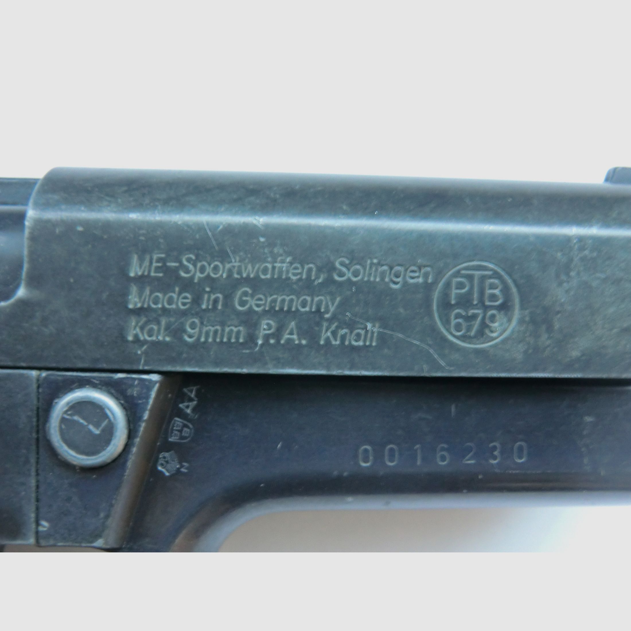 ME 69 Mod. Springfield  9mm K.   PTB: 679  Beschuss: AA  8-Schuss Magazin