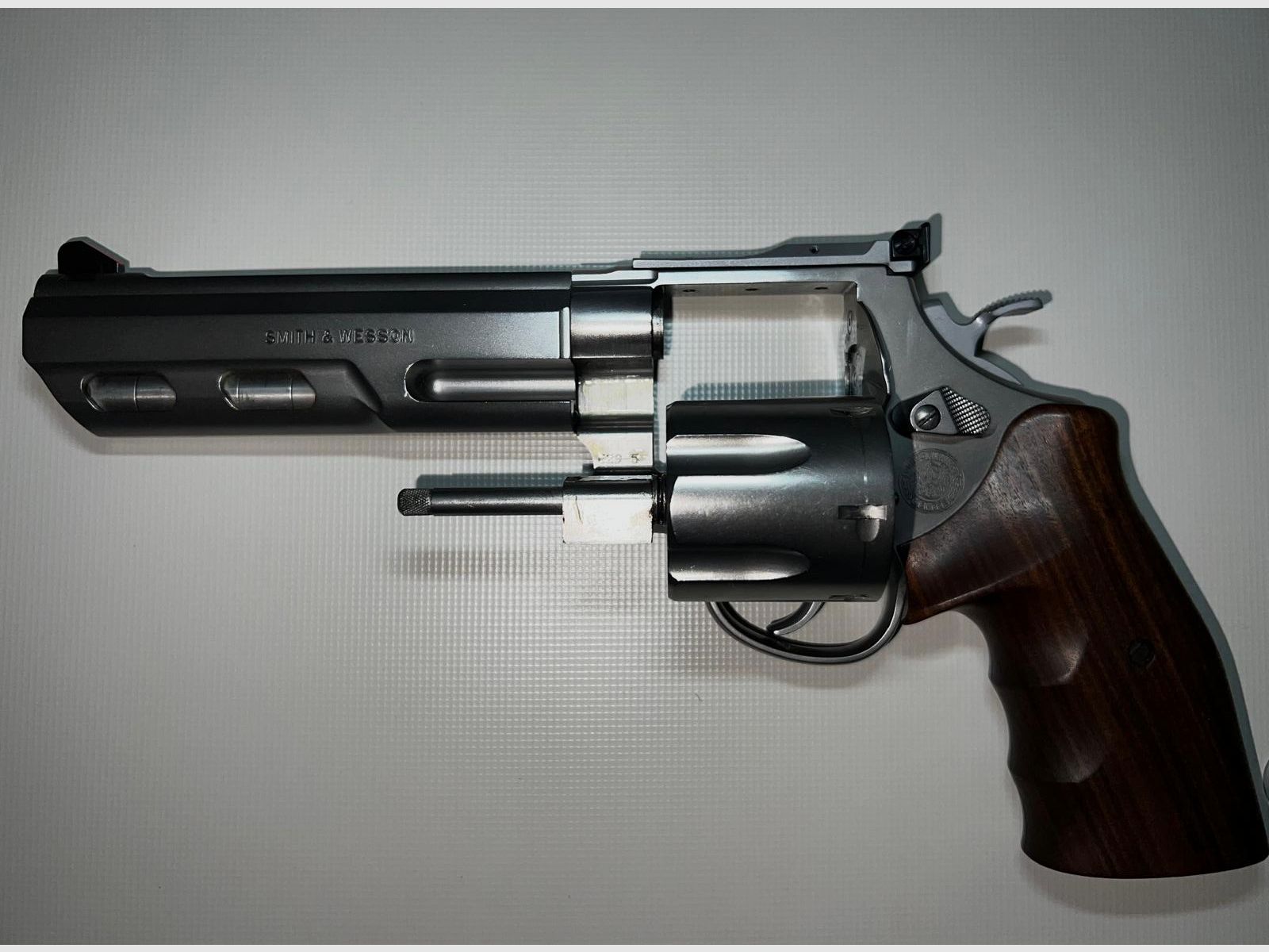 Smith & Wesson 629-5 Performance Center .44 Magnum – Sammlerstück mit Power und Stil