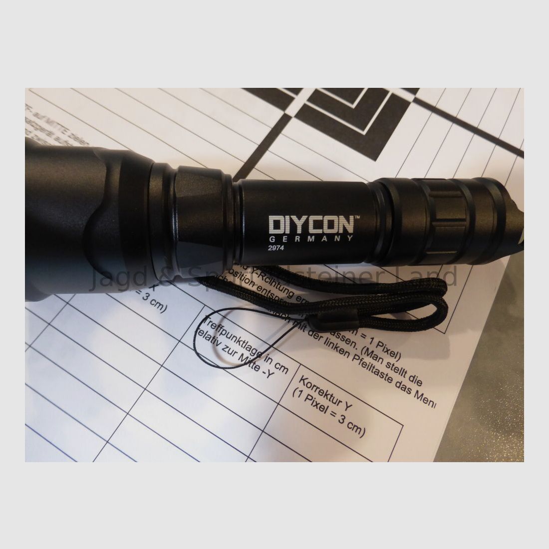 DIYCON Dual-Use-Nachtsichtgerät "Black Mamba" inkl. IR-LED Aufheller "Predator 2"