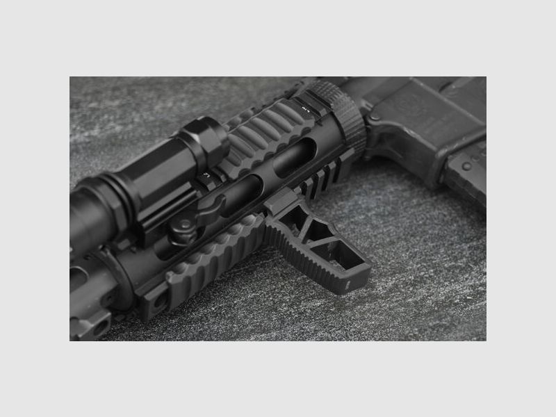 UTG (Leapers) Ultra Slim Frontgriff - schwarz