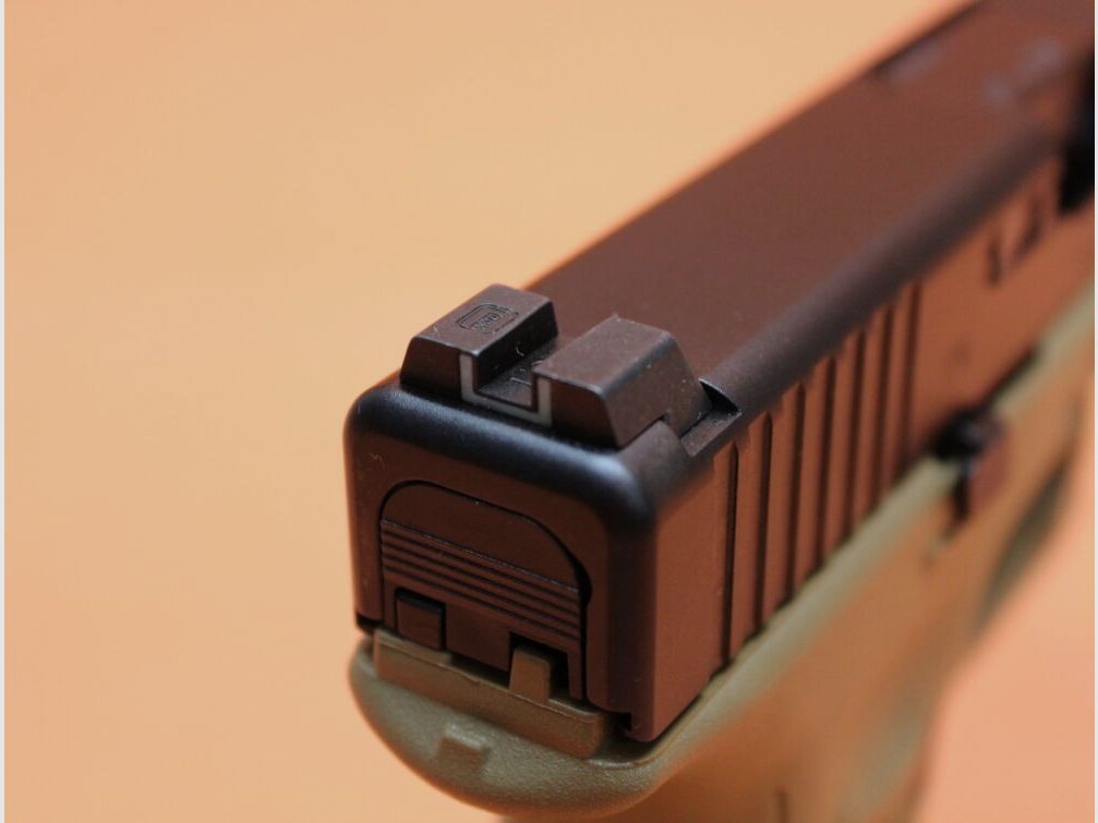 Glock Ha.Pistole 9mmLuger Glock17 Gen5 FR COYOTE 114mm Lauf/ Front Serrations für Frankreich(9mmPara/9x19), Bild 3 von 5