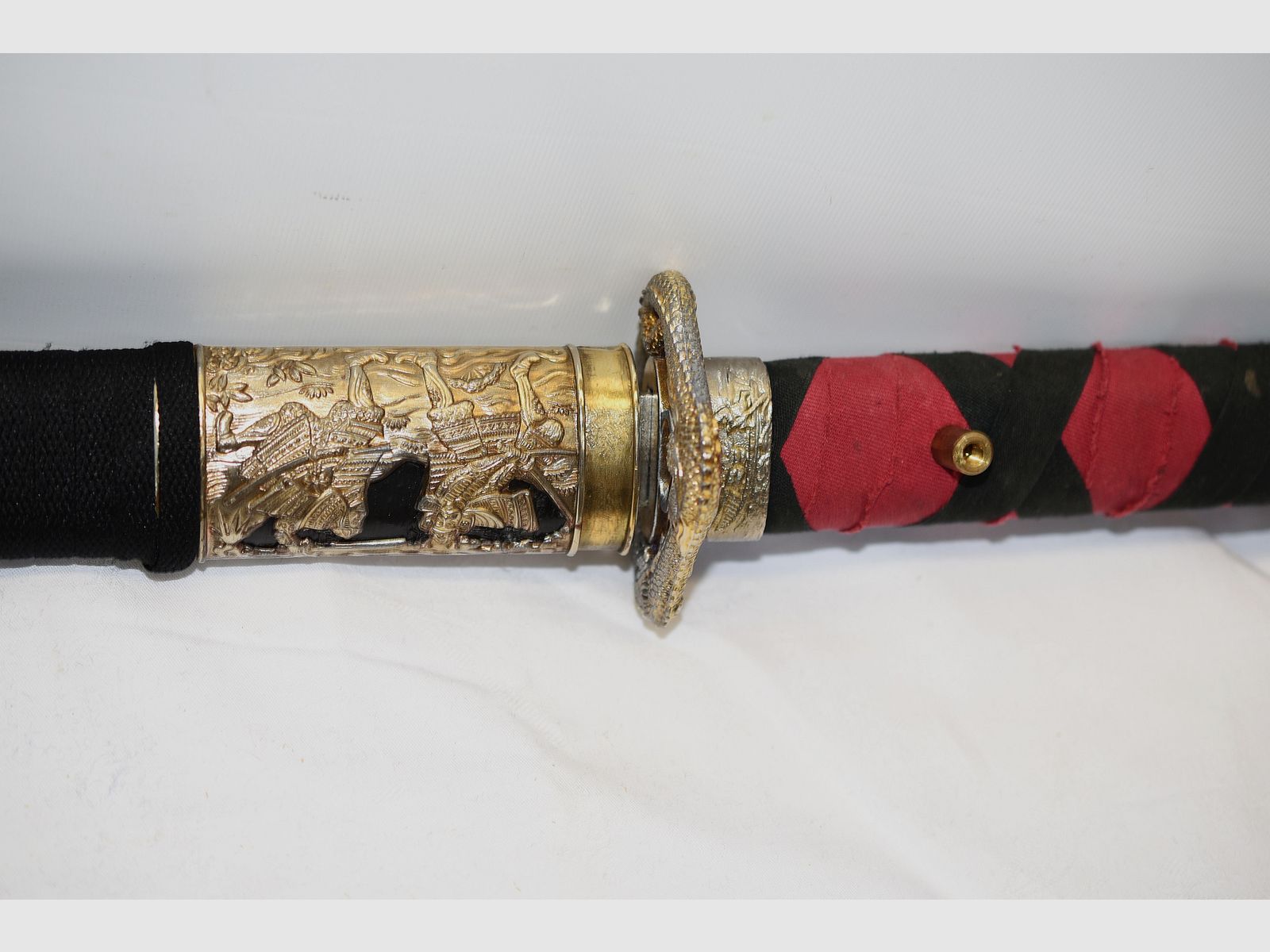 Japans zwaard, Samurai, Katana, Wakizashi, met Menuki op de greep