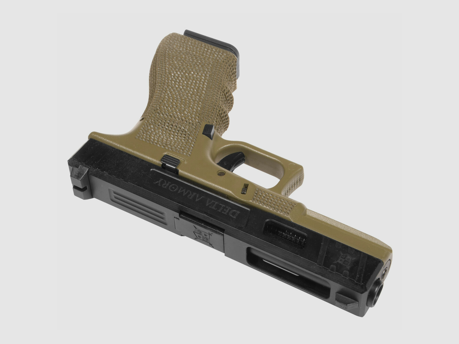 P02 GBB Airsoft Pistole in Oliv | Delta Armory