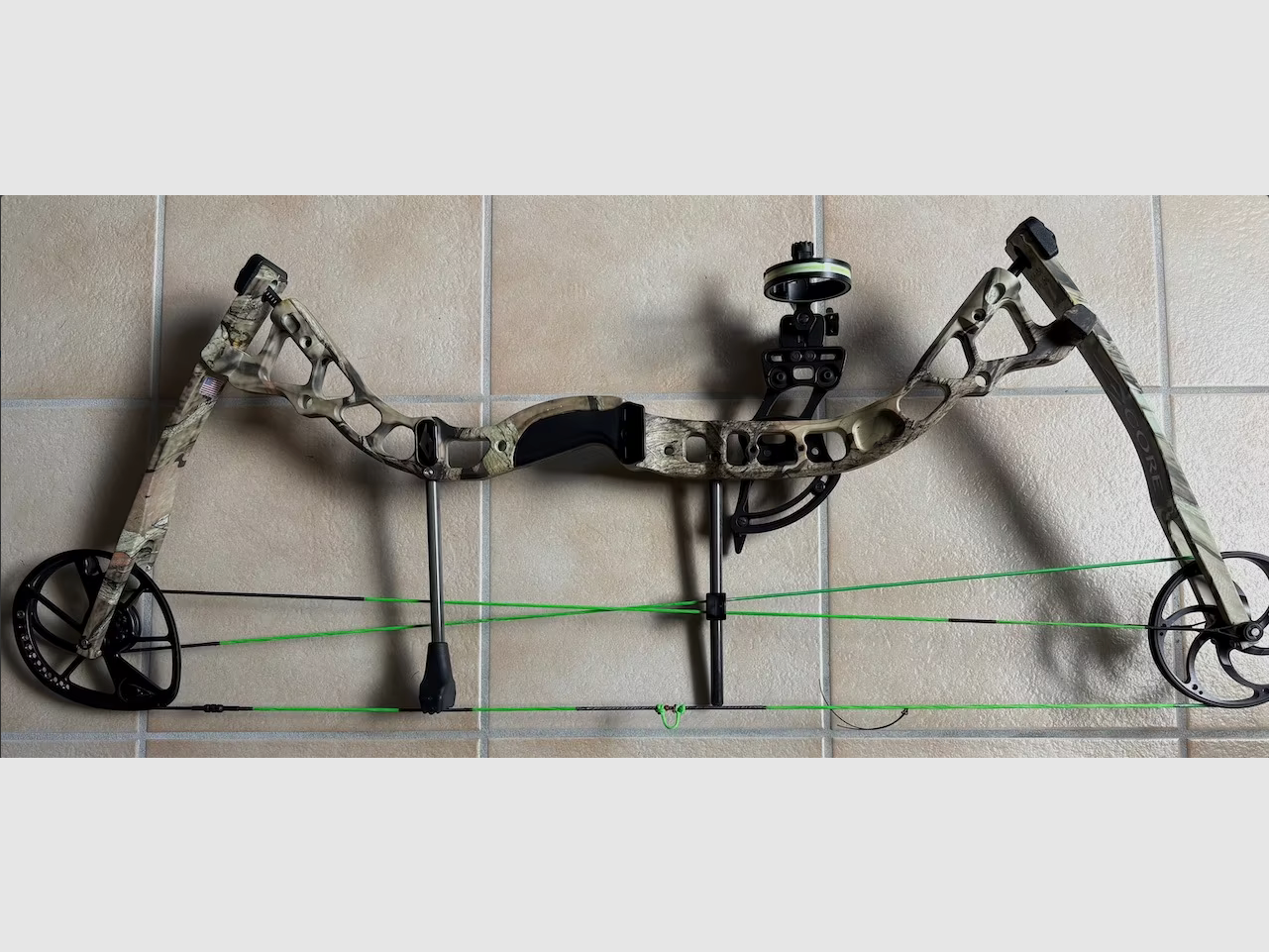 Compound bow Core by Diamond, RH, 40 - 70 lbs, image 1 of 5