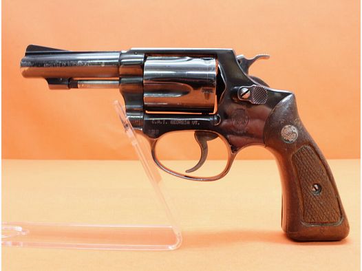 Smith & Wesson/S&W	 Revolver .38Special Smith&Wesson/ S&W 36 Chiefs Special brüniert, 3" Lauf/ Holzgriff Gebrauchtwaffe