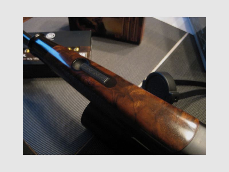 Droomachtige Blaser Black-Custom K95 met droomstock HK 9/10 in caliber .308 Winchester incl. LEICA Fortis 1,8-12x42i red dot sight L-4A (zoals ZEISS 60) en incl. 60 schoten RWS DK 10,7 gram