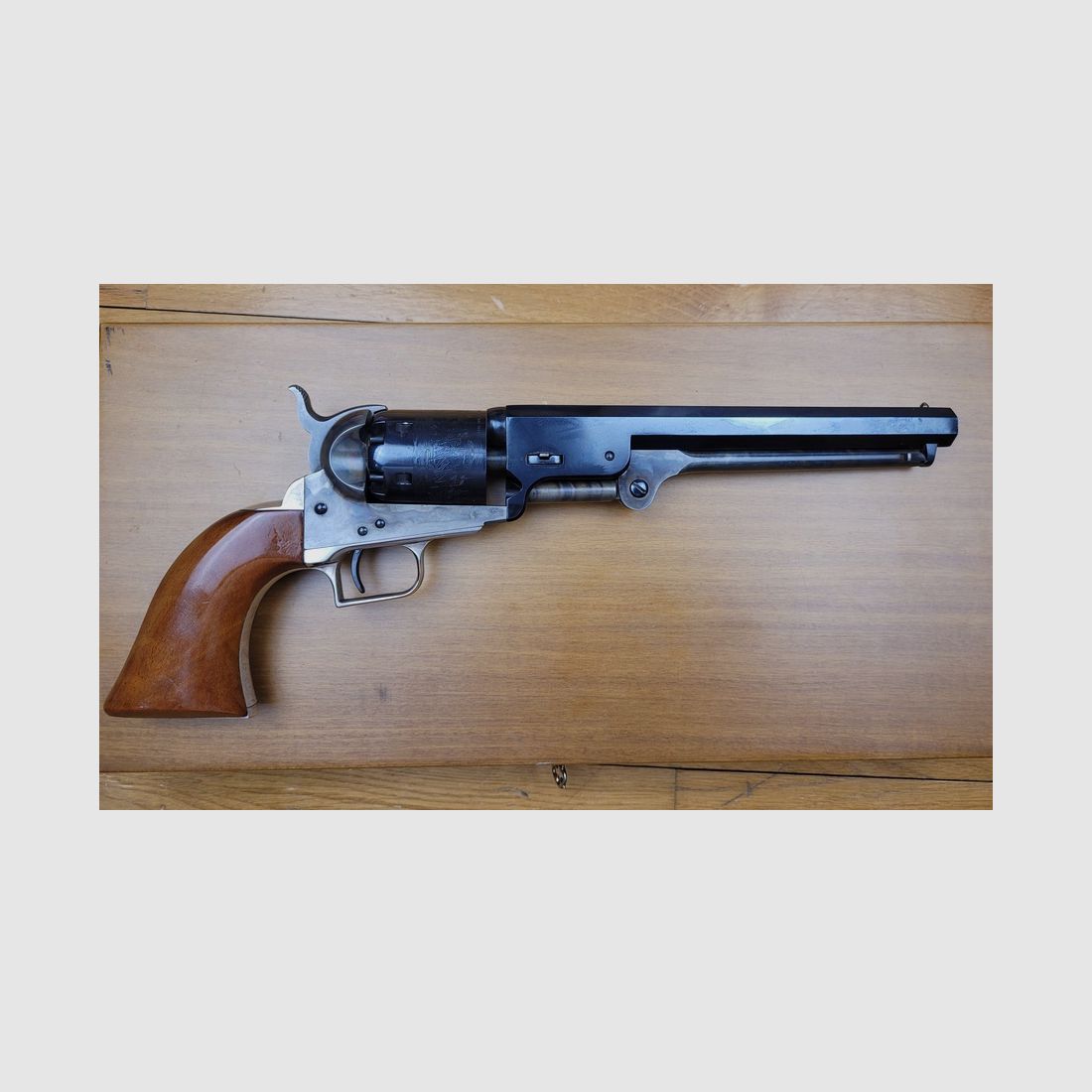 Zeer mooie Colt zwartpoeder revolver – Mod. 1851 Navy – ZELDZAAM COLT USA fabricage (niet Italiaans!) uit 1977 – 6 schoten – kaliber 36 – uitstekende staat, afbeelding 6 van 27