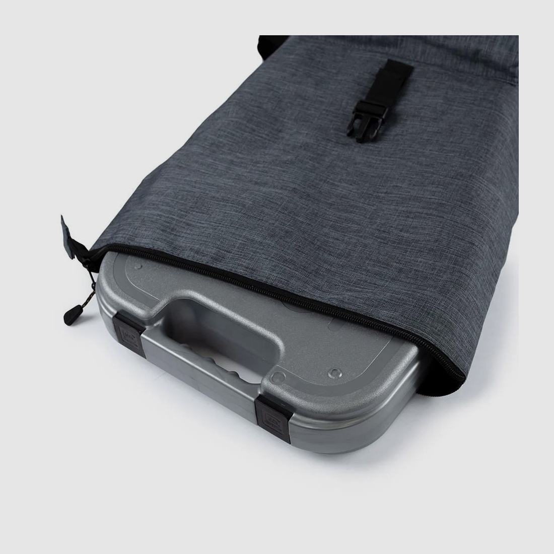 Glock Rucksack „Perfection“ – Grau – wasserdicht beschichtet – 32×14×41 cm