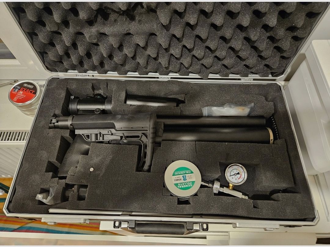 AEA HP Max z wieloma akcesoriami.