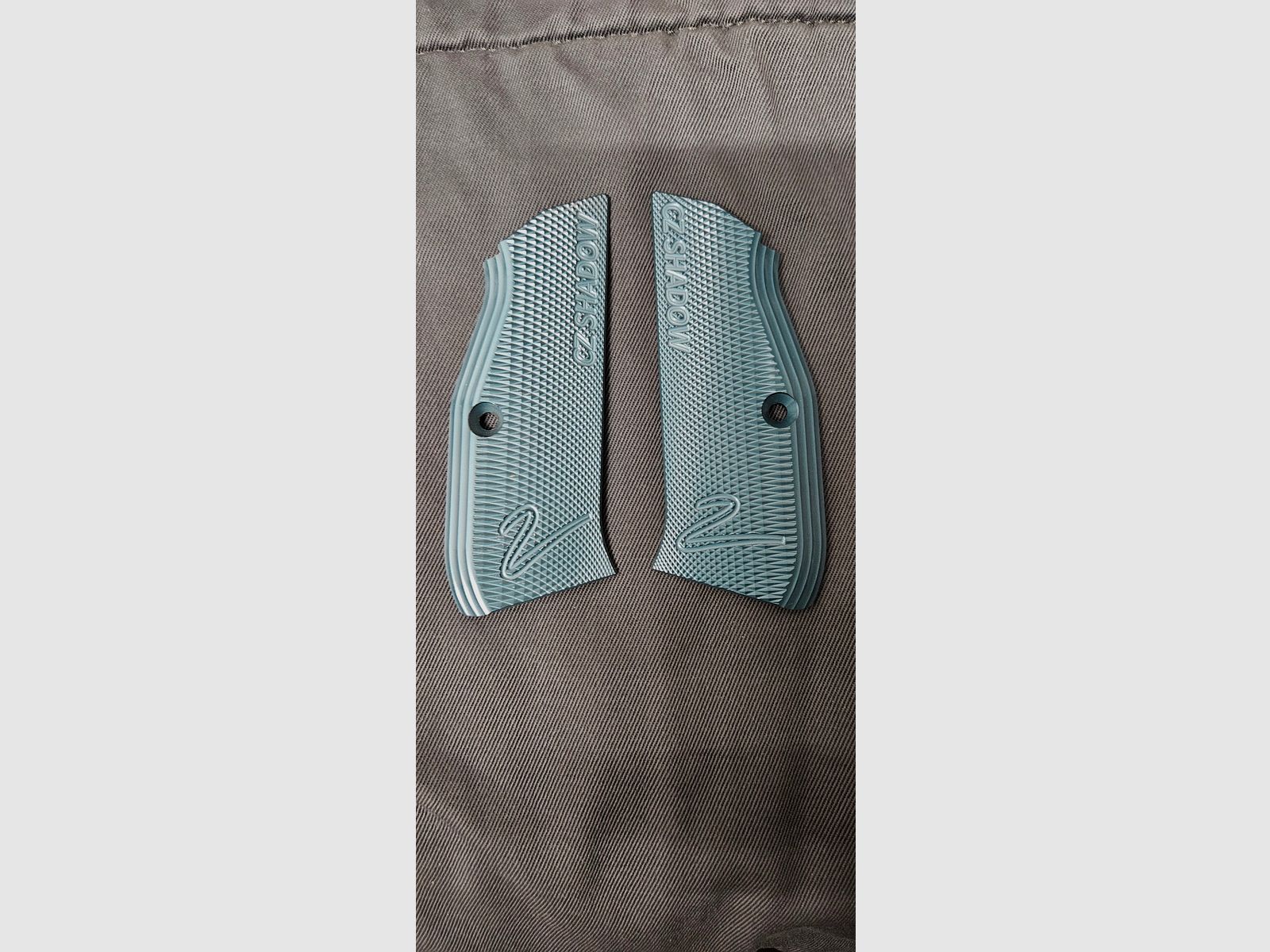 CZ Shadow 2 originale Alu Griffschalen