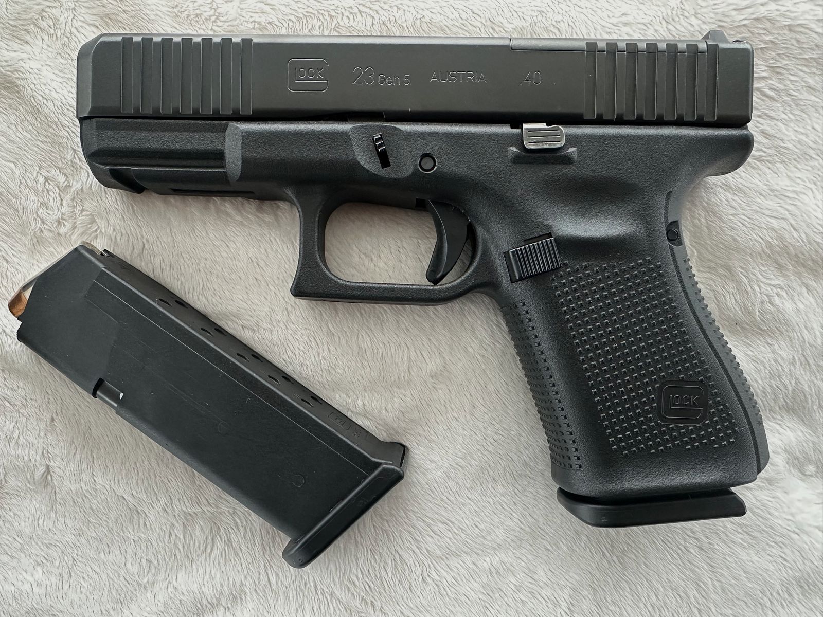 Glock 23 in .40 S&W - eine der letzten Gen 3 aus 2009 - Kaum gebraucht - fast NEUWERTIG !