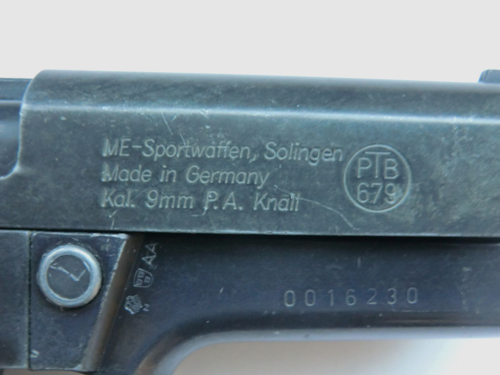 ME 69 Mod. Springfield  9mm K.   PTB: 679  Beschuss: AA  8-Schuss Magazin