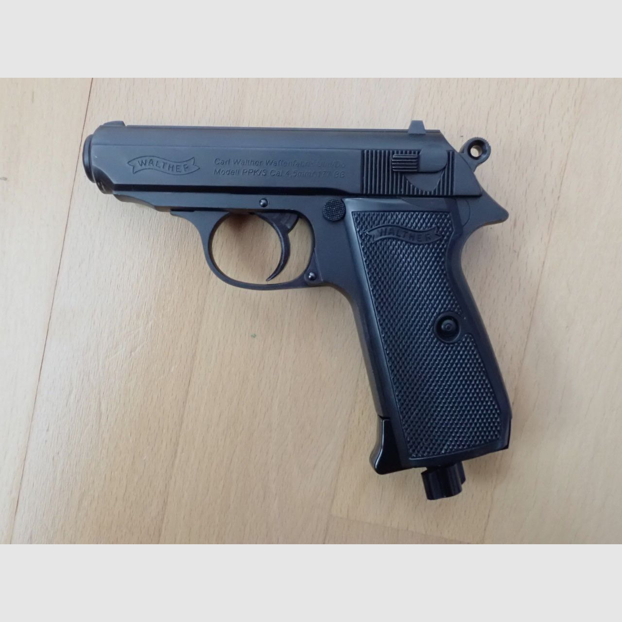 2 pistolets CO2 Walther – CP 88 et PPK/S