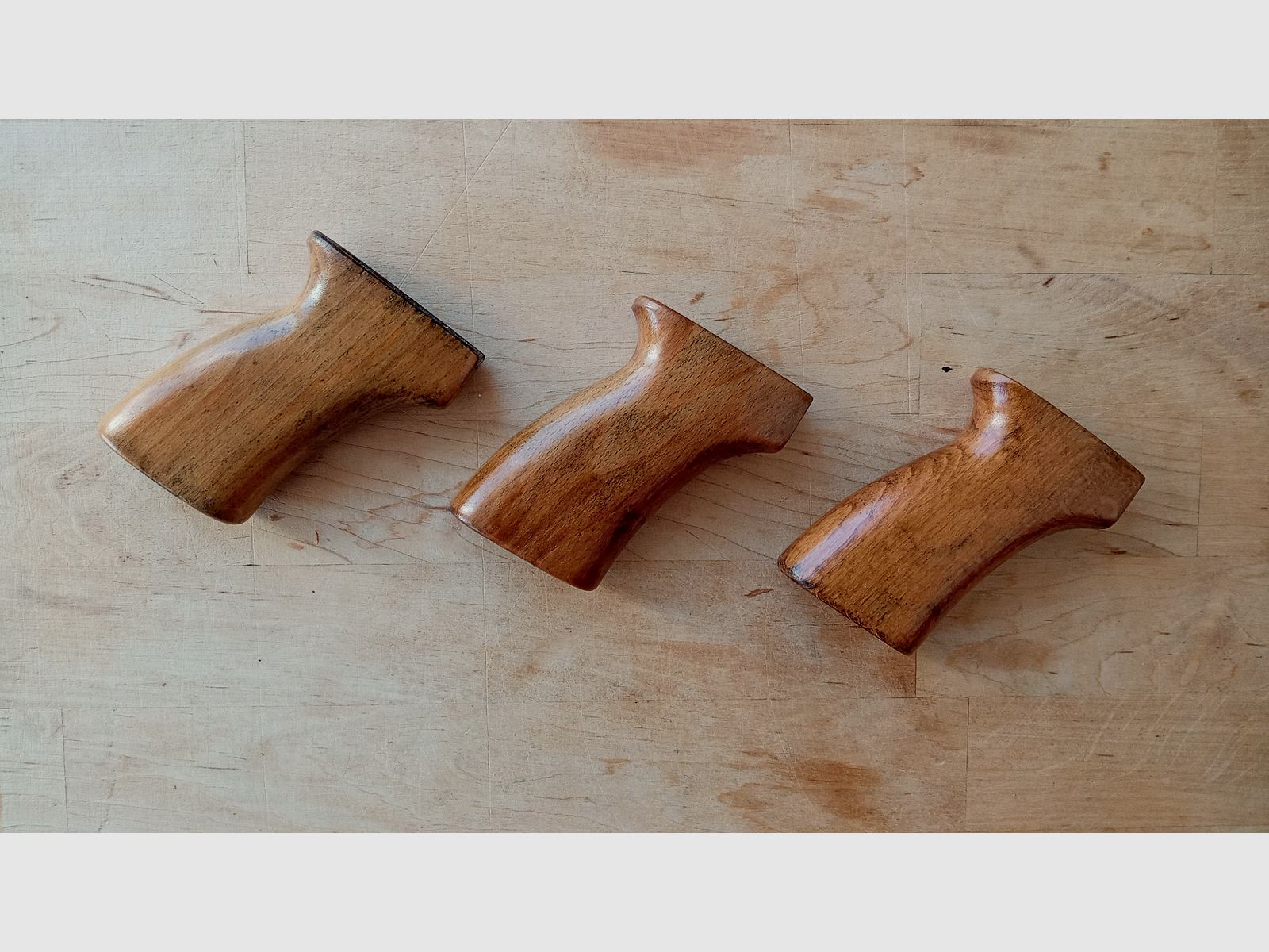 Original frühe Samopal VZ.58 Holz Griffe / Pistolengriffe auch geeignet für CSA Sporter