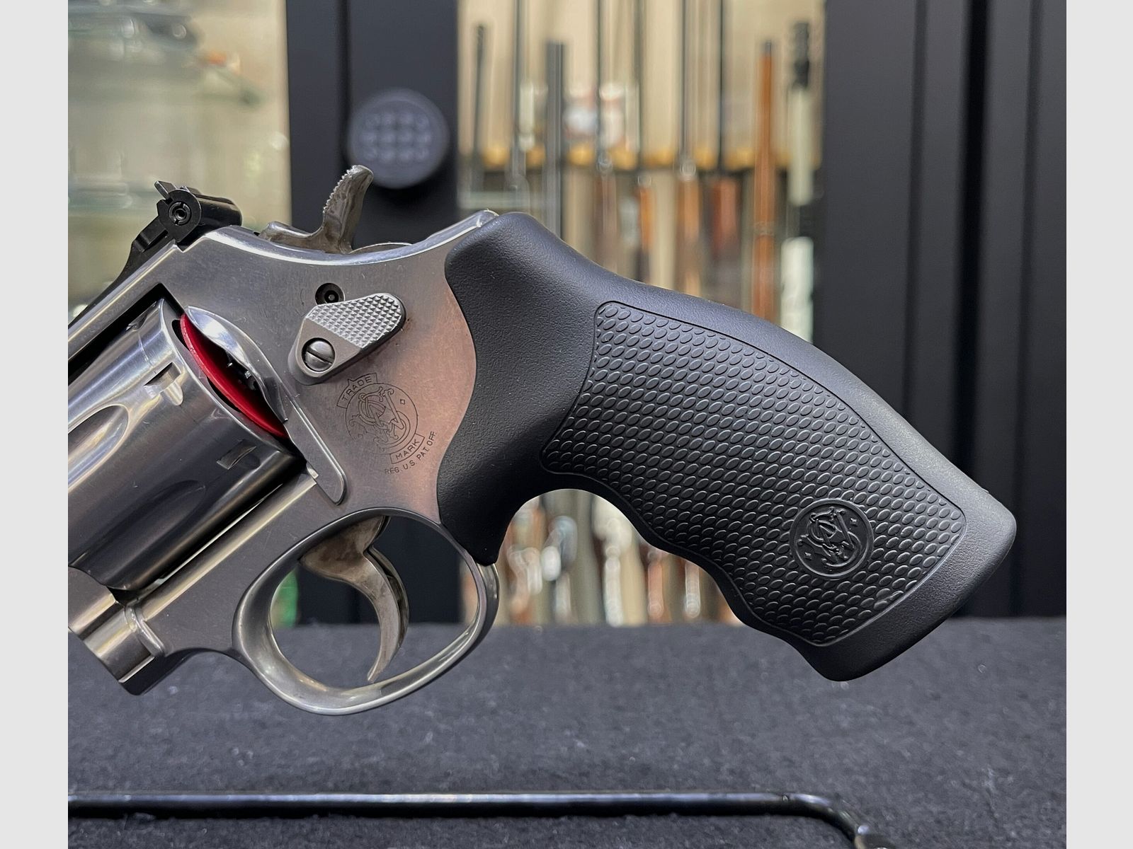 SMITH & WESSON 686 DISTINGUISHED PLUS 4”, immagine 5 di 12