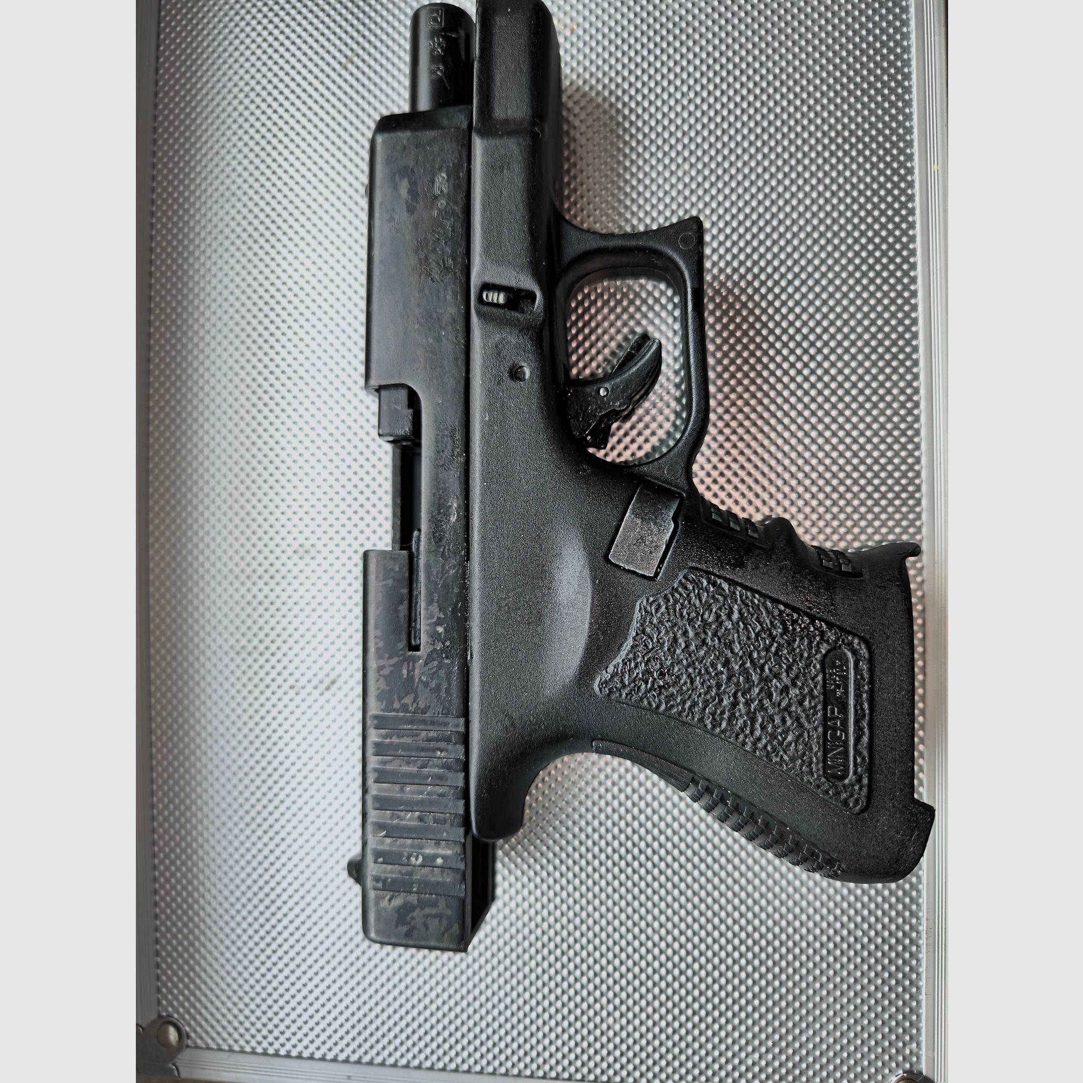 SRS-Gas/Schreckschuss Pistole, BG 26 GEN. 2-MINIGAP, Kaliber 9mmPAK, PTB 929 Mad in Italy - Vertrieb durch Firma Gillmann in Deutschland, Nachbau der Glock 26, Gebraucht Zustand, Neu & Gebraucht nicht mehr zu bekommen!! 