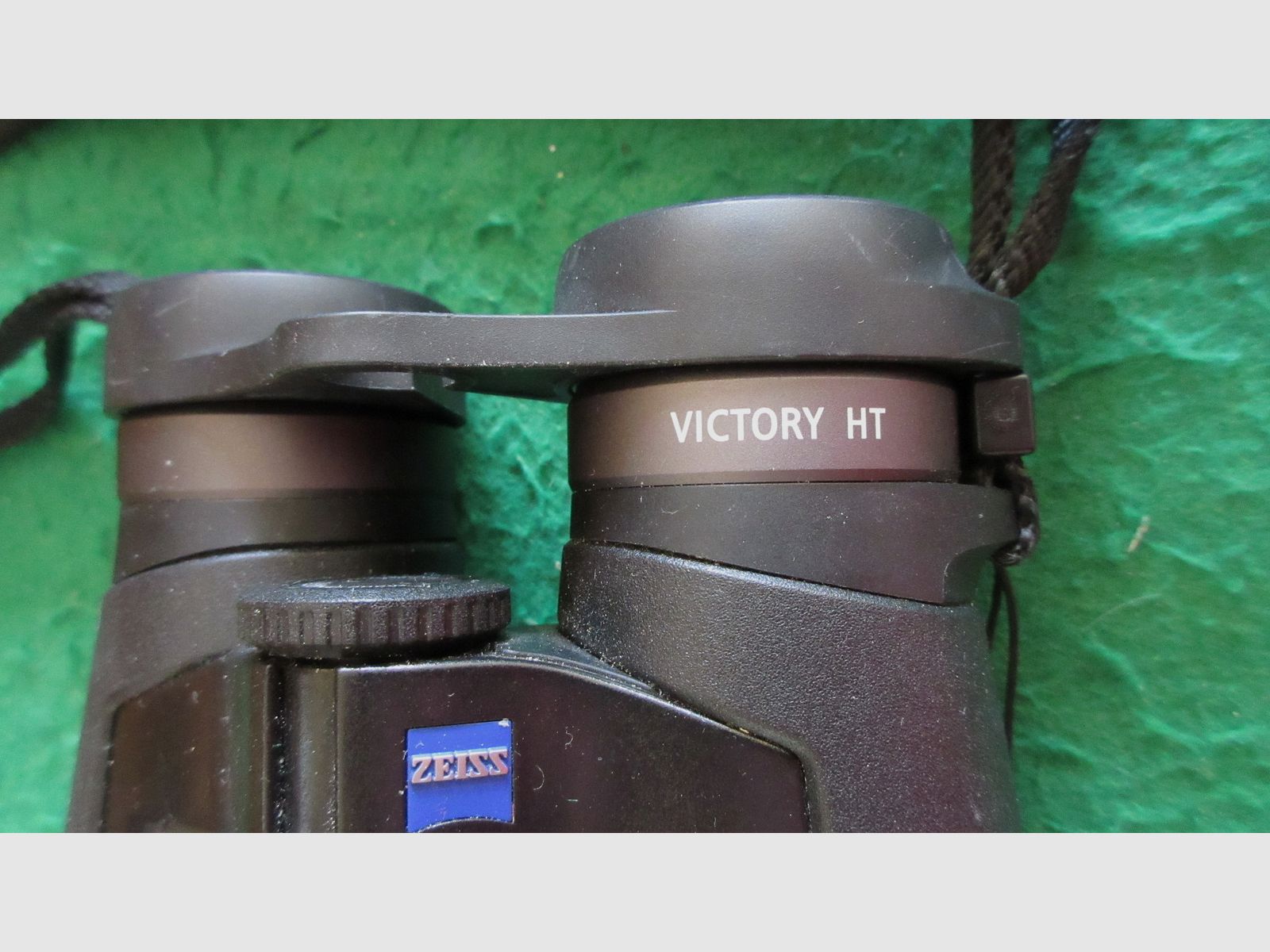 Jumelles Zeiss Victory HT 10x54 pour l'aube et la nuit avec sac d'accessoires et sangle d'origine Zeiss