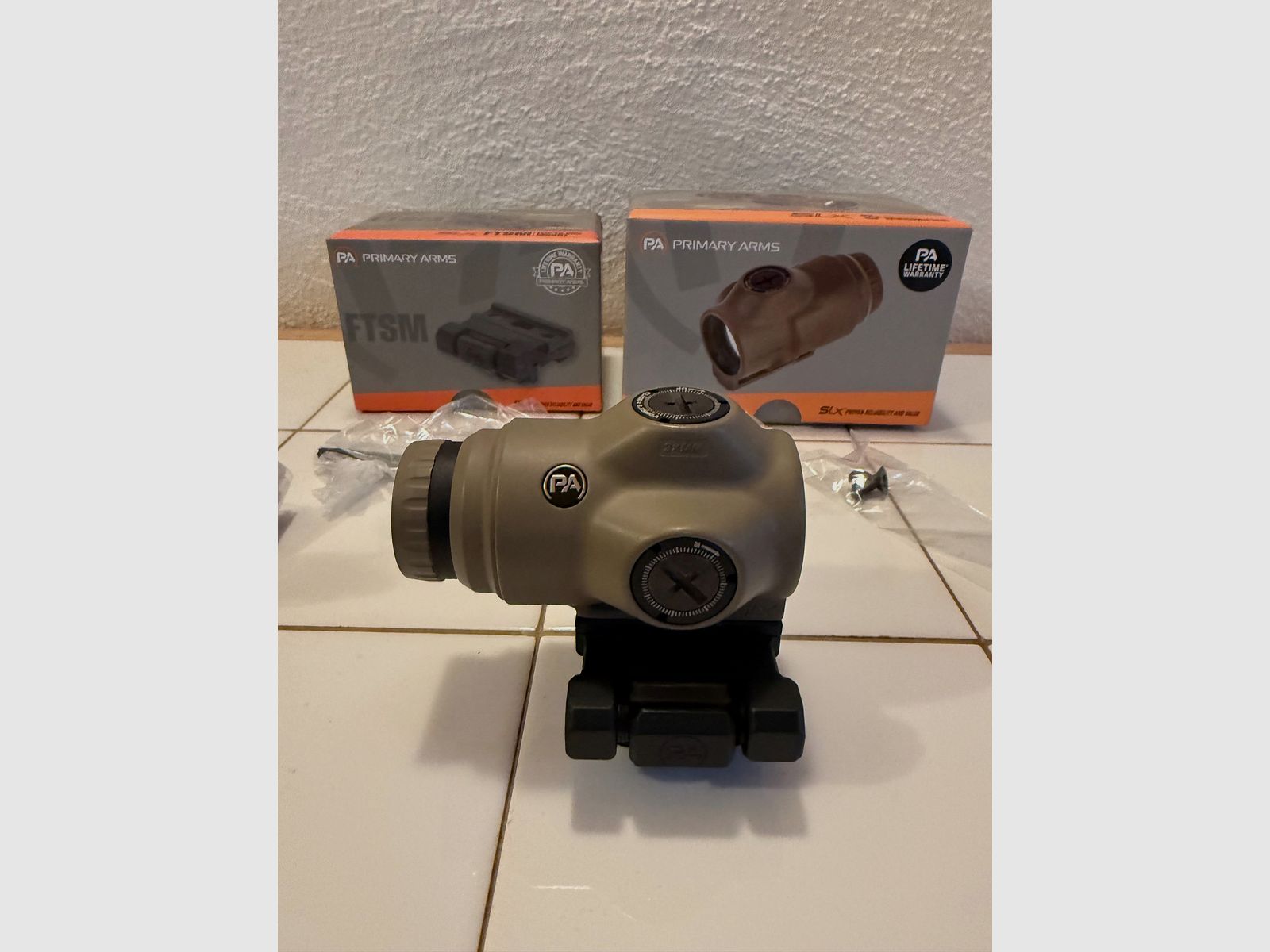 Primary Arms SLx 3x Micro Magnifier FDE con montaggio Flip to sight FTSM - Ottime condizioni