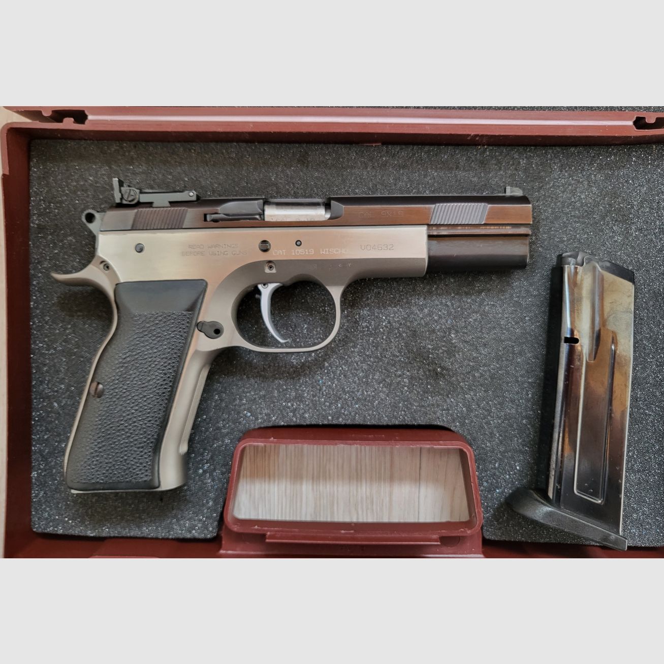 Tanfoglio Ultra Match in calibro 45 ACP con sistema di cambio 9x19 5 pollici