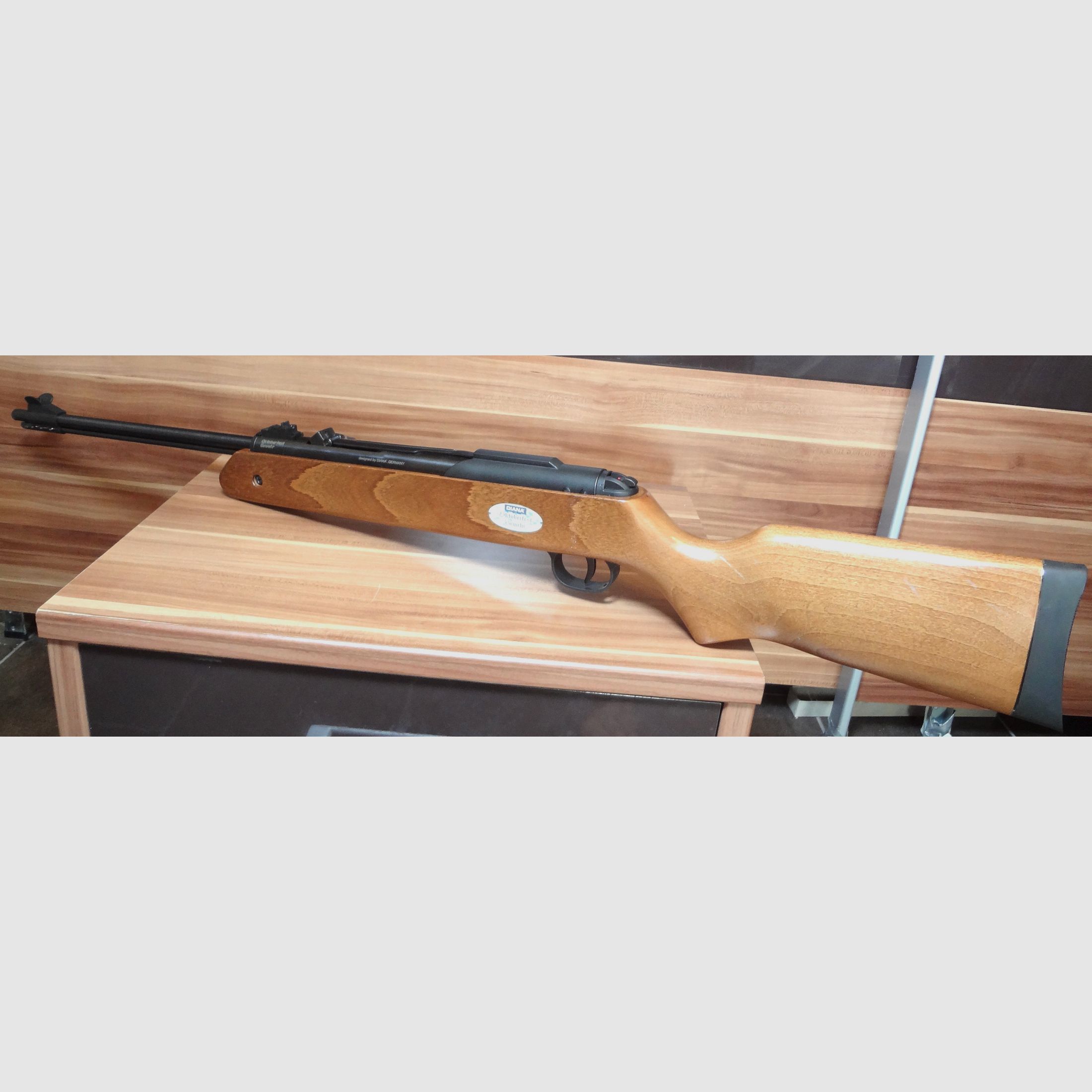 Rifle de Oktoberfest DIANA de madera 4,4 mm BB - Aire comprimido de resorte | Repetidor