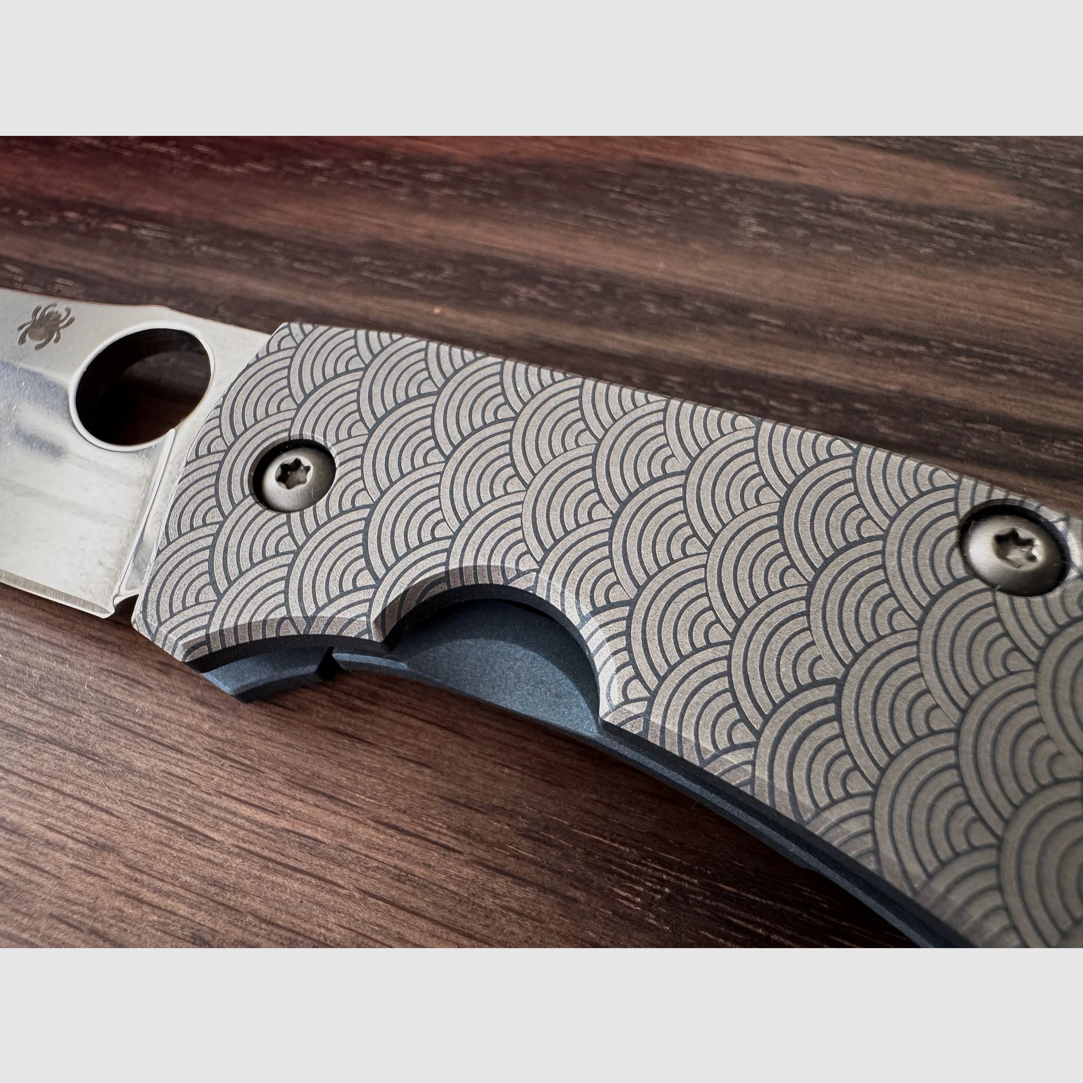 Spyderco Techno 2 EDC Modern Seigaiha Motiv (Exklusiv) Blau