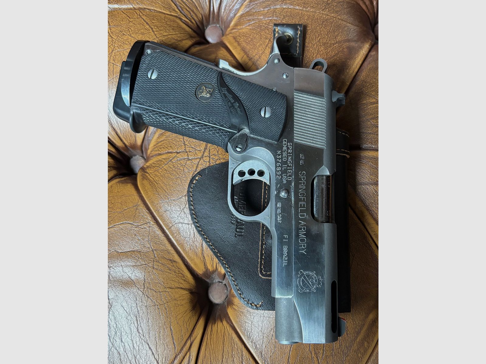 Holster aus echtem Leder mit Clip oder Schlaufen für links oder rechts