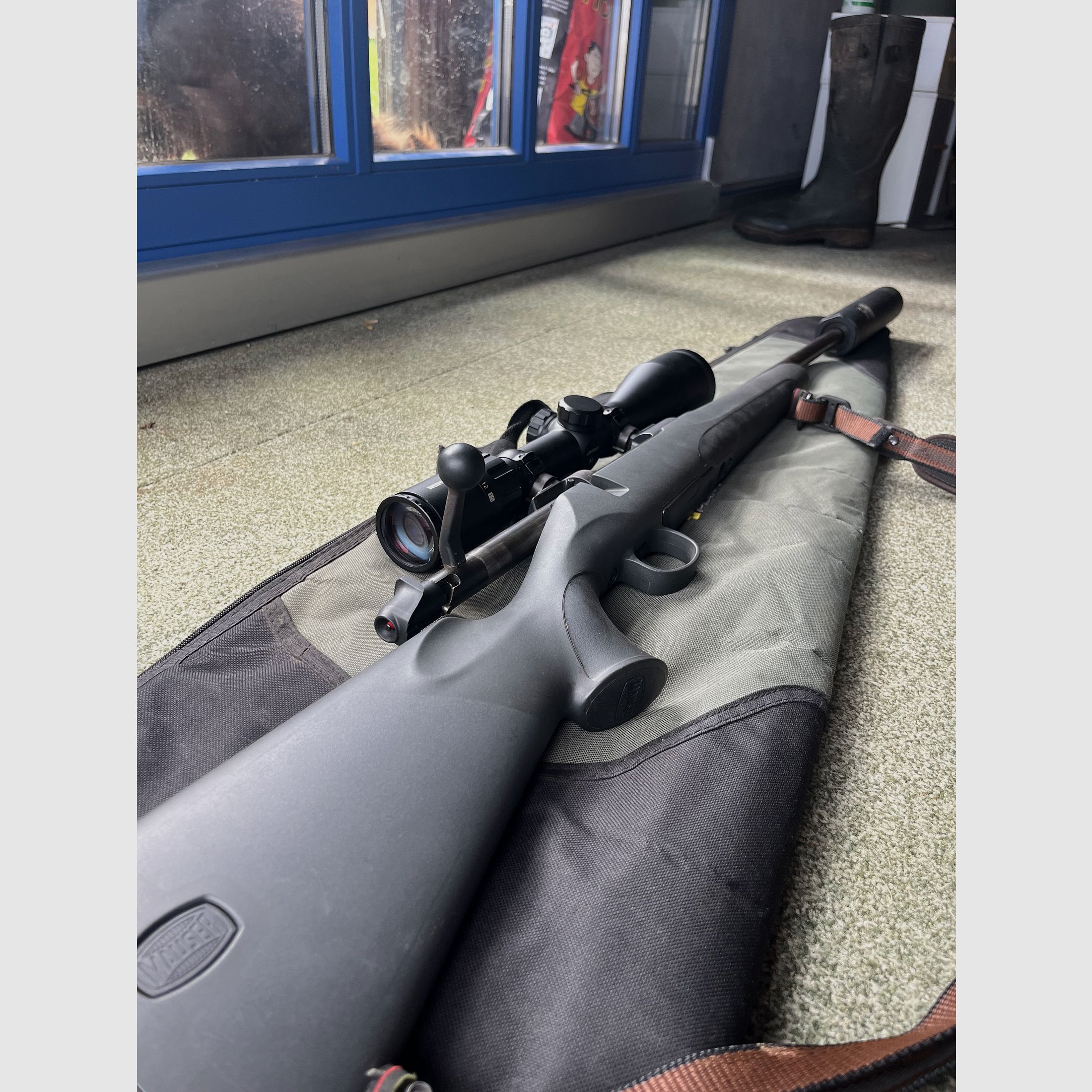 Mauser M18 Kaliber 8x57is  mit Minox 3-15x56 und Mauser Schalldämpfer 